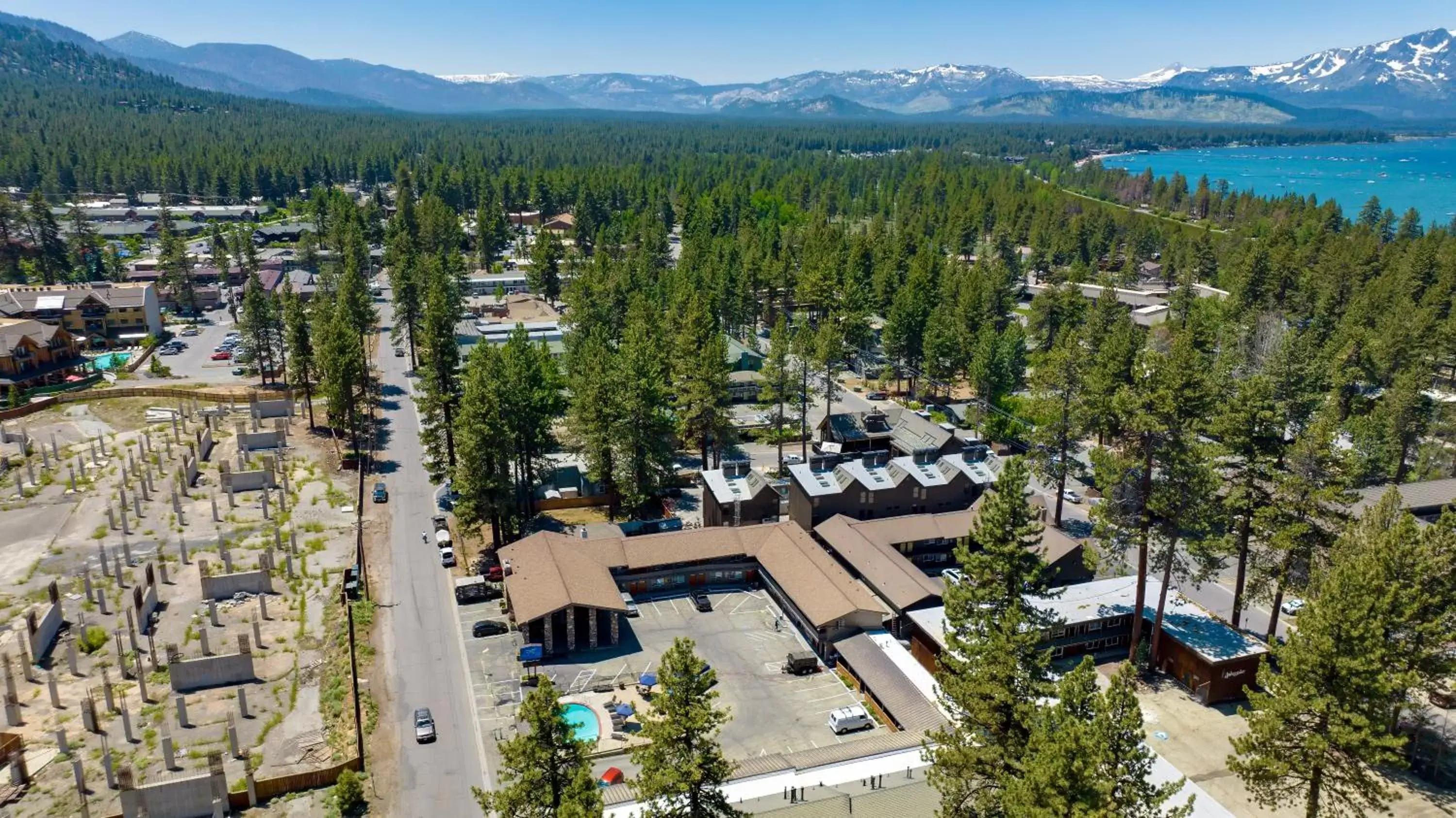 Bird's-eye View in Blue Jay Lodge