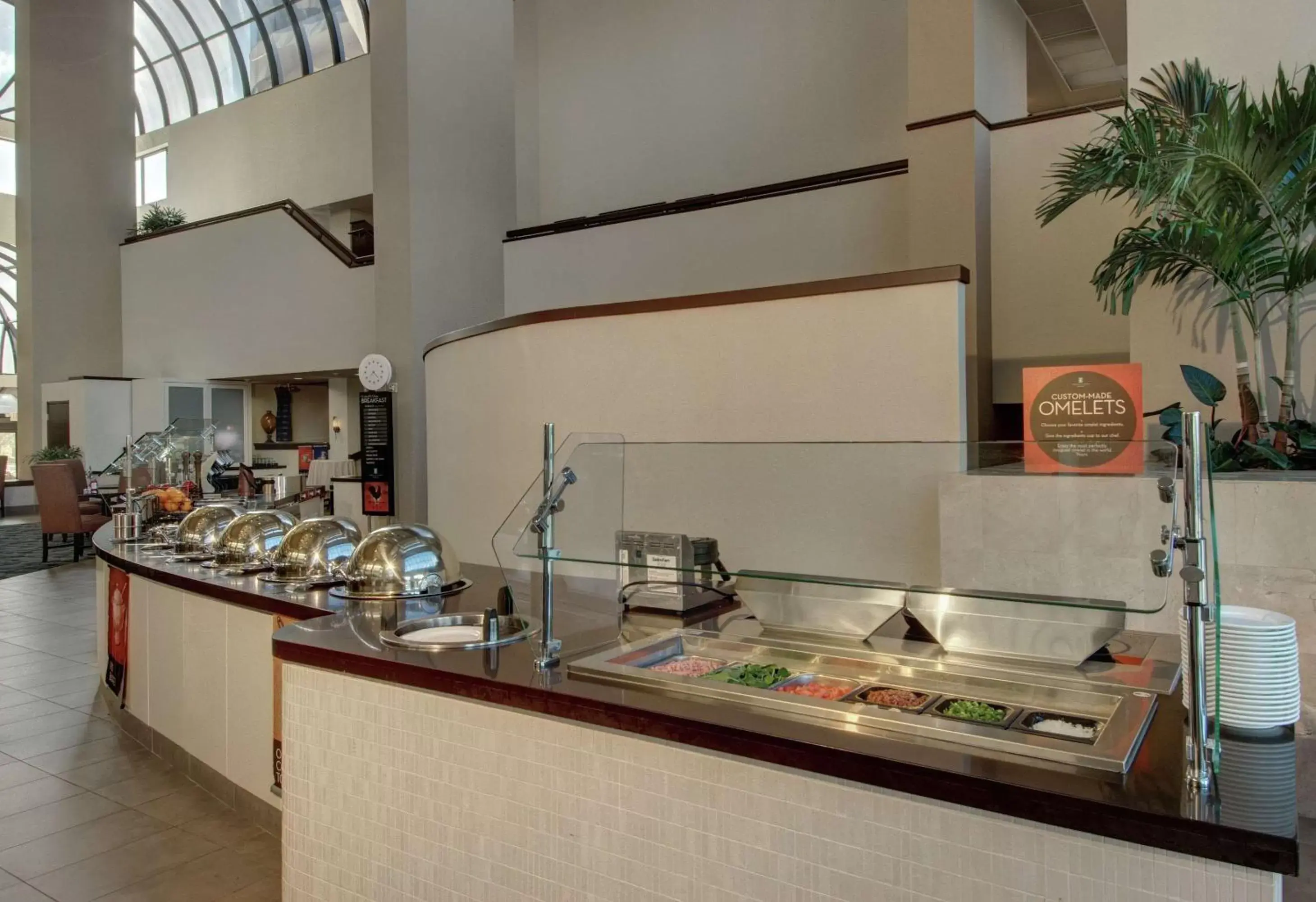 Breakfast, Kitchen/Kitchenette in Embassy Suites by Hilton West Palm Beach Central
