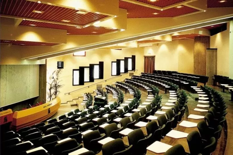 Business facilities in Hotel Federico II