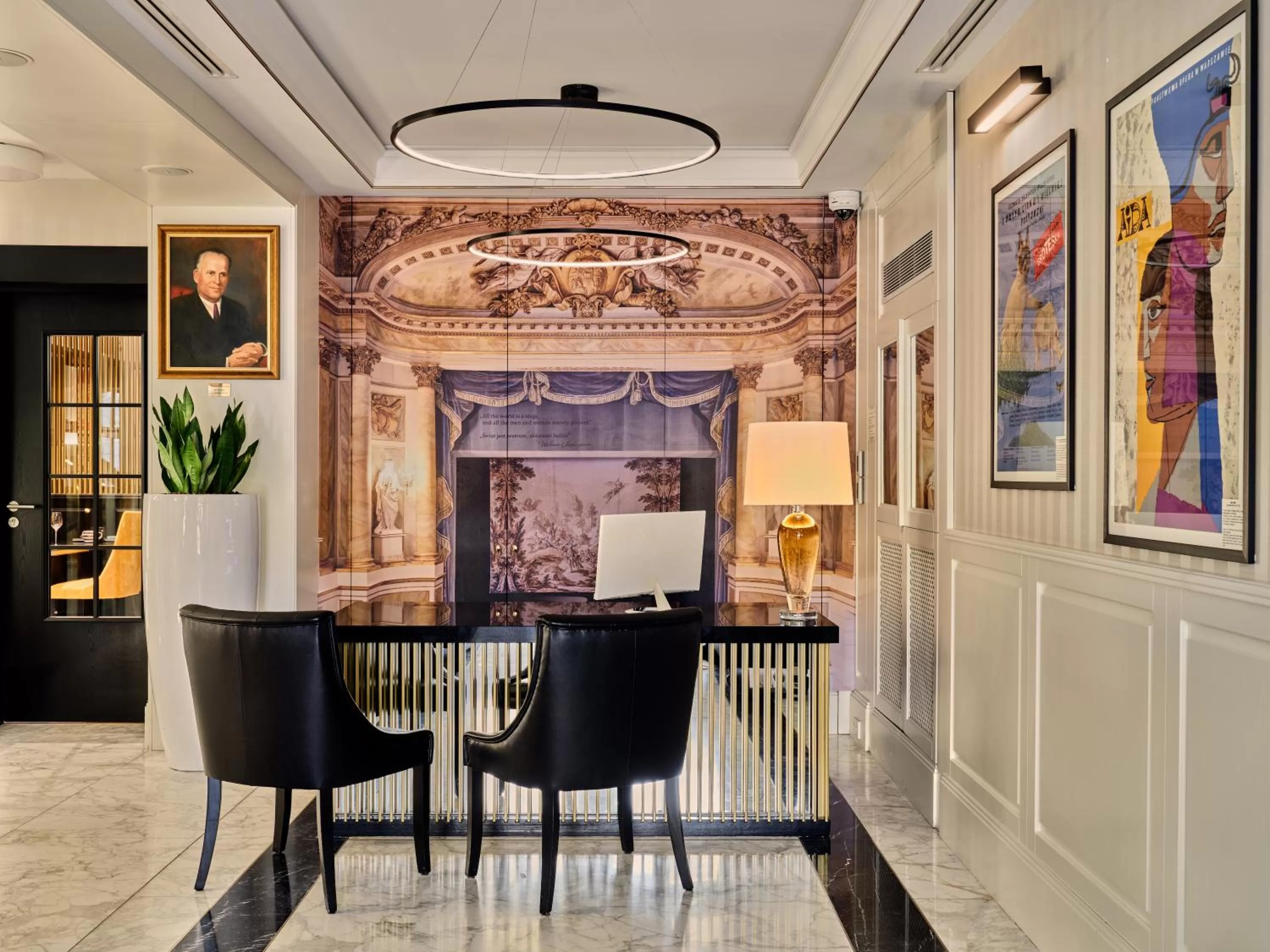 Lobby or reception in Hotel Teatro Boutique Old Town - Destigo Hotels