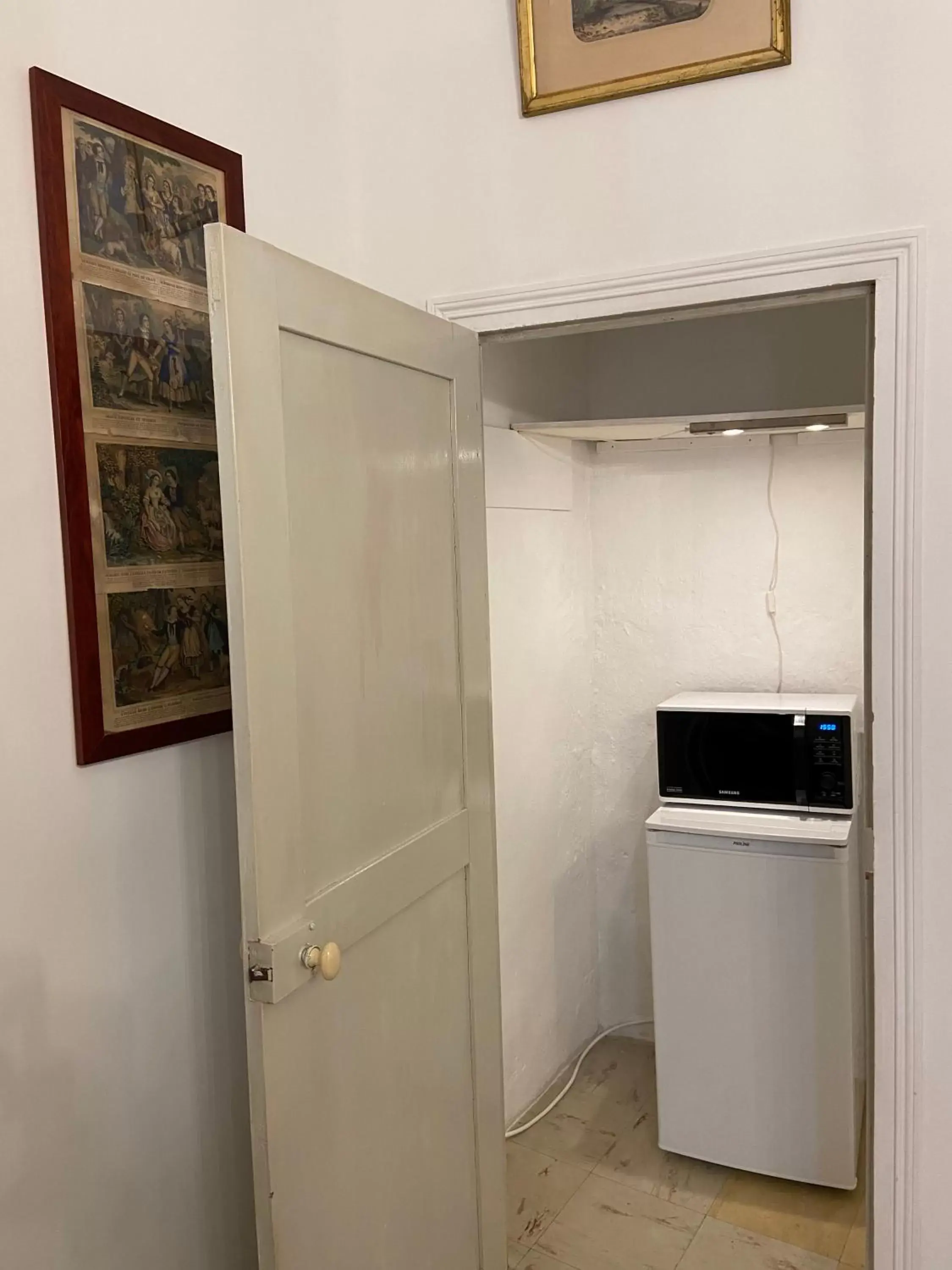 Kitchen or kitchenette, Kitchen/Kitchenette in Maison 1823 - Suites de charme à Garons