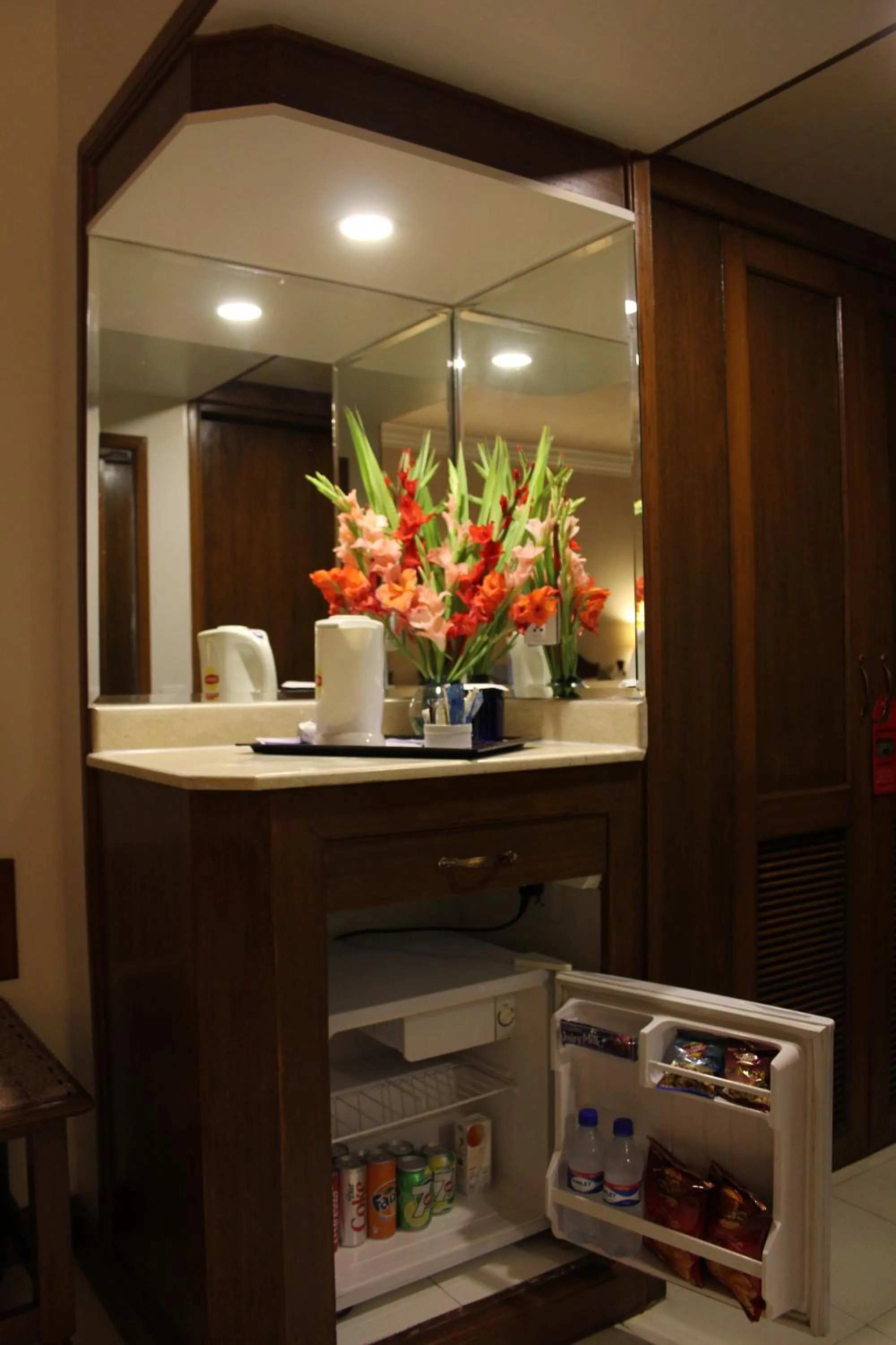 Regent Plaza Hotel & Convention Center