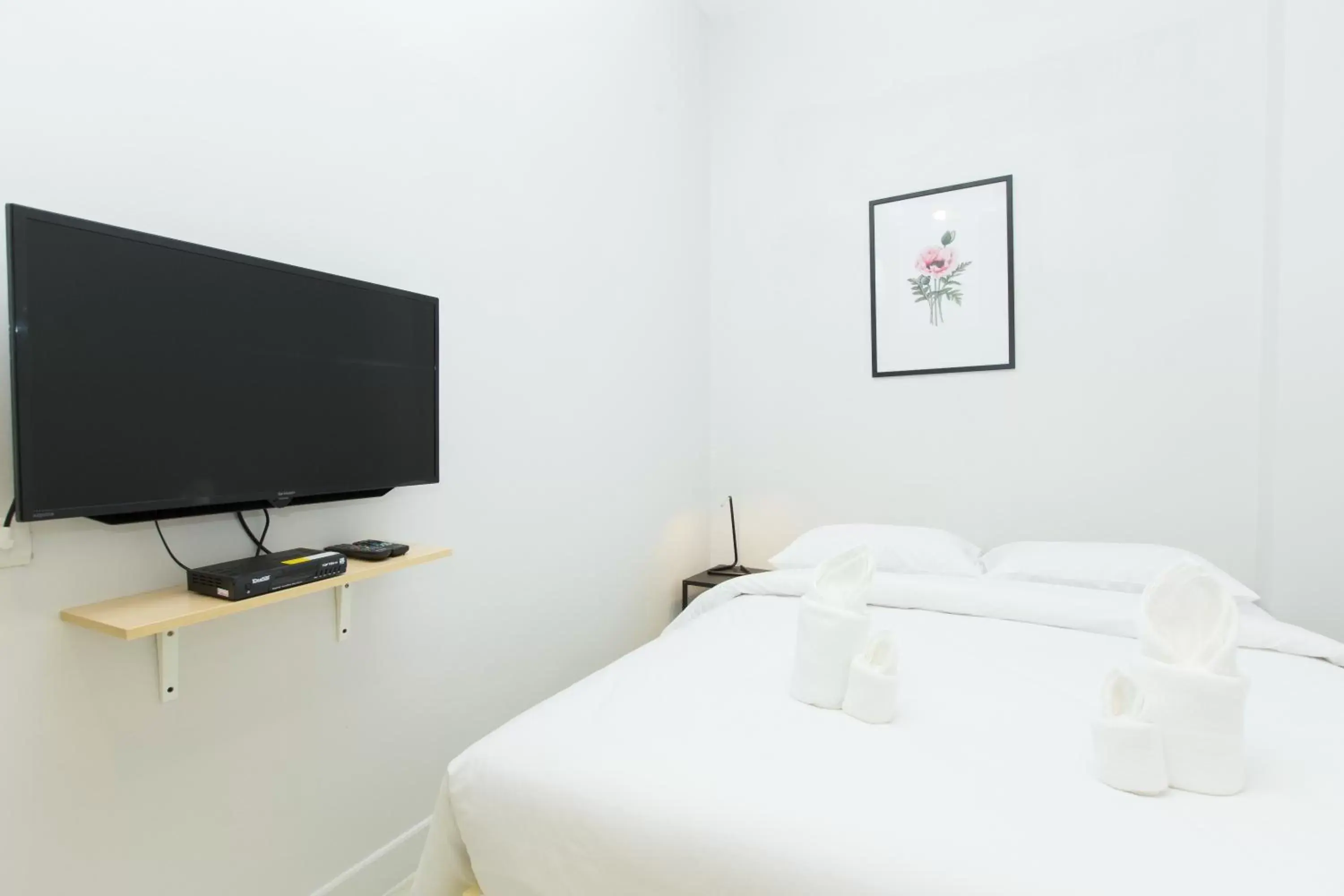 Bed in Metro hotel Bed in Metro hotel