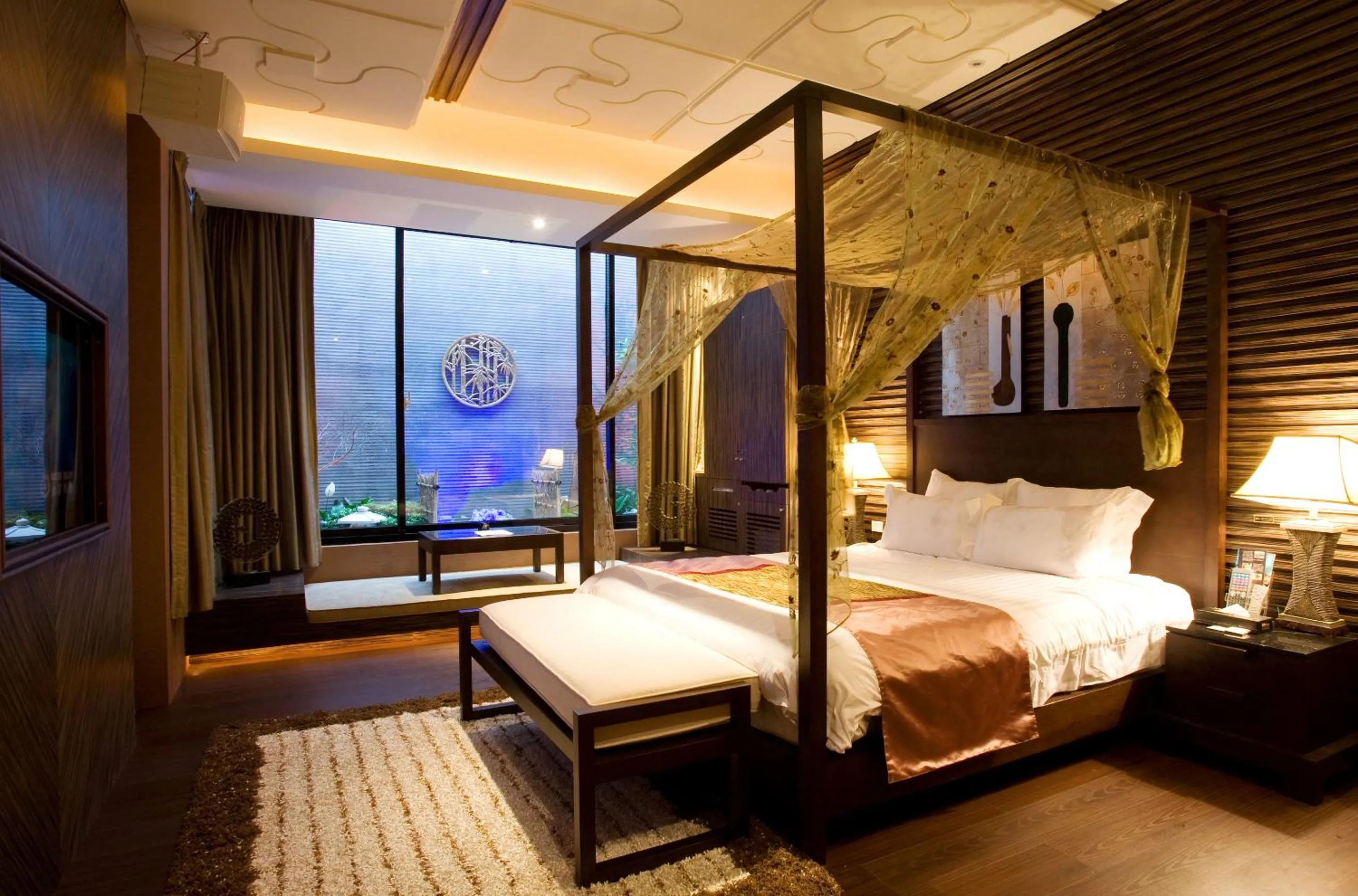 Photo of the whole room, Bed in Yes Motel