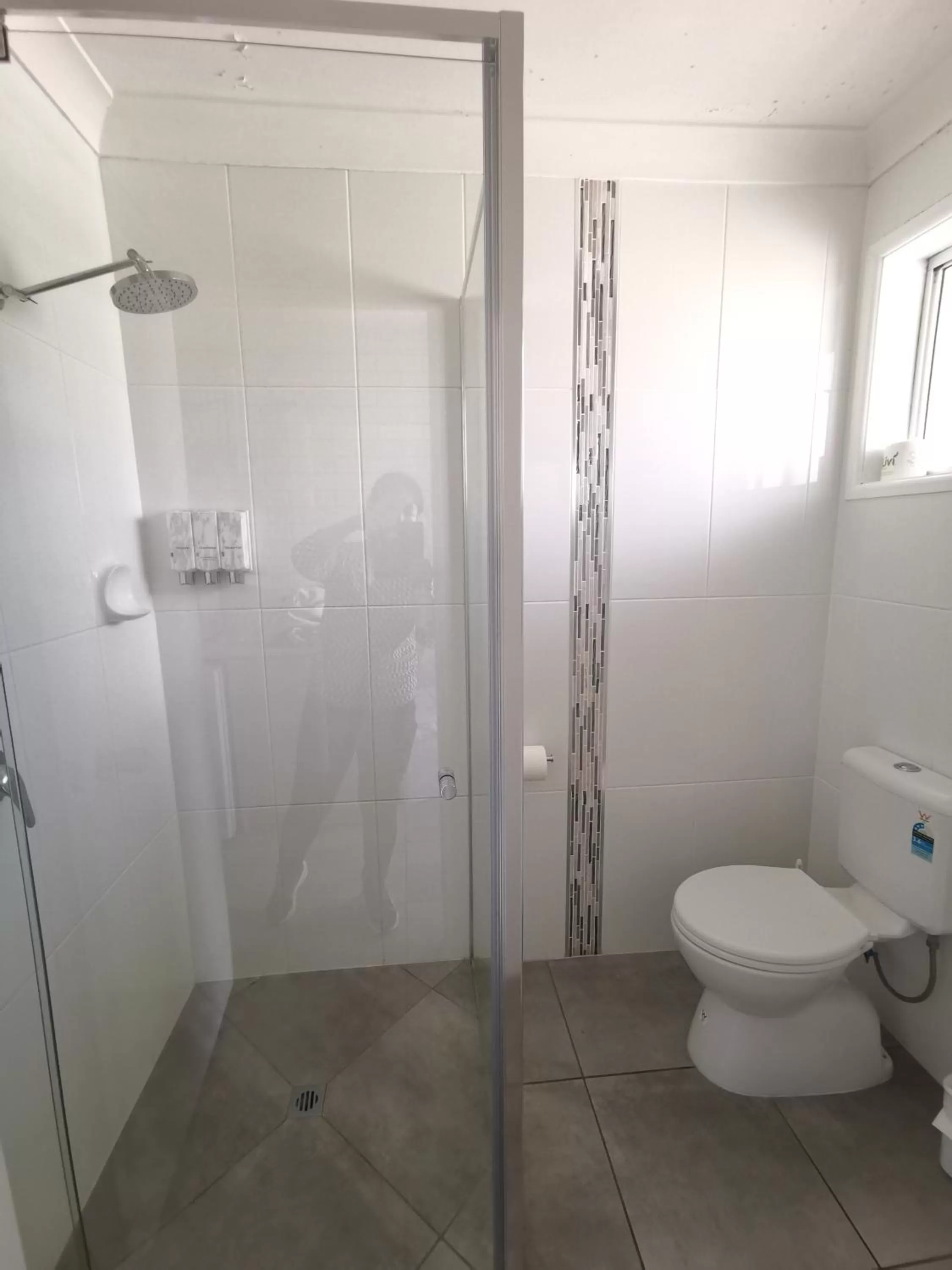 Bathroom in Leichhardt Motor Inn