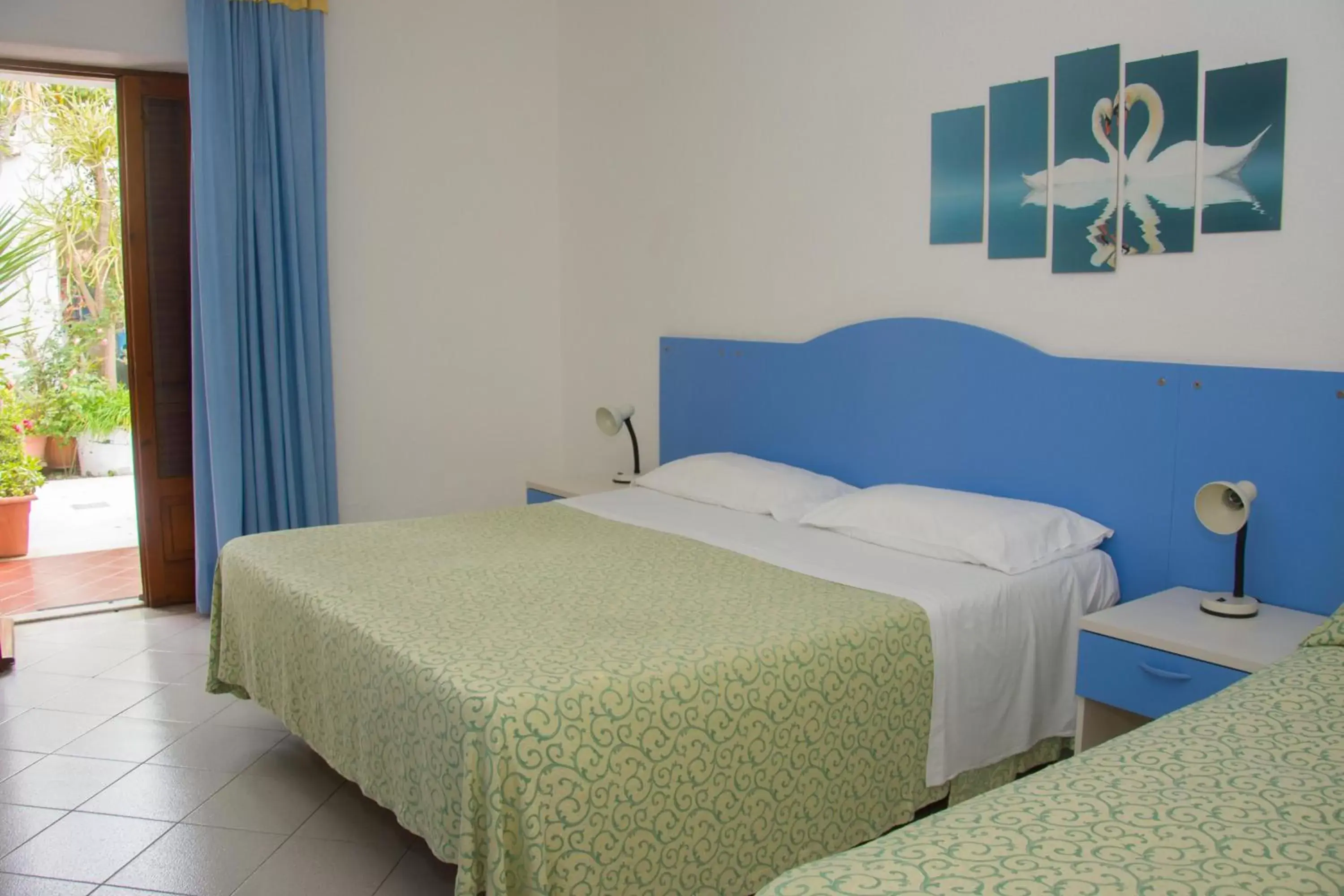 Double Room with Patio in Hotel Villa Mena Double Room with Patio in Hotel Villa Mena