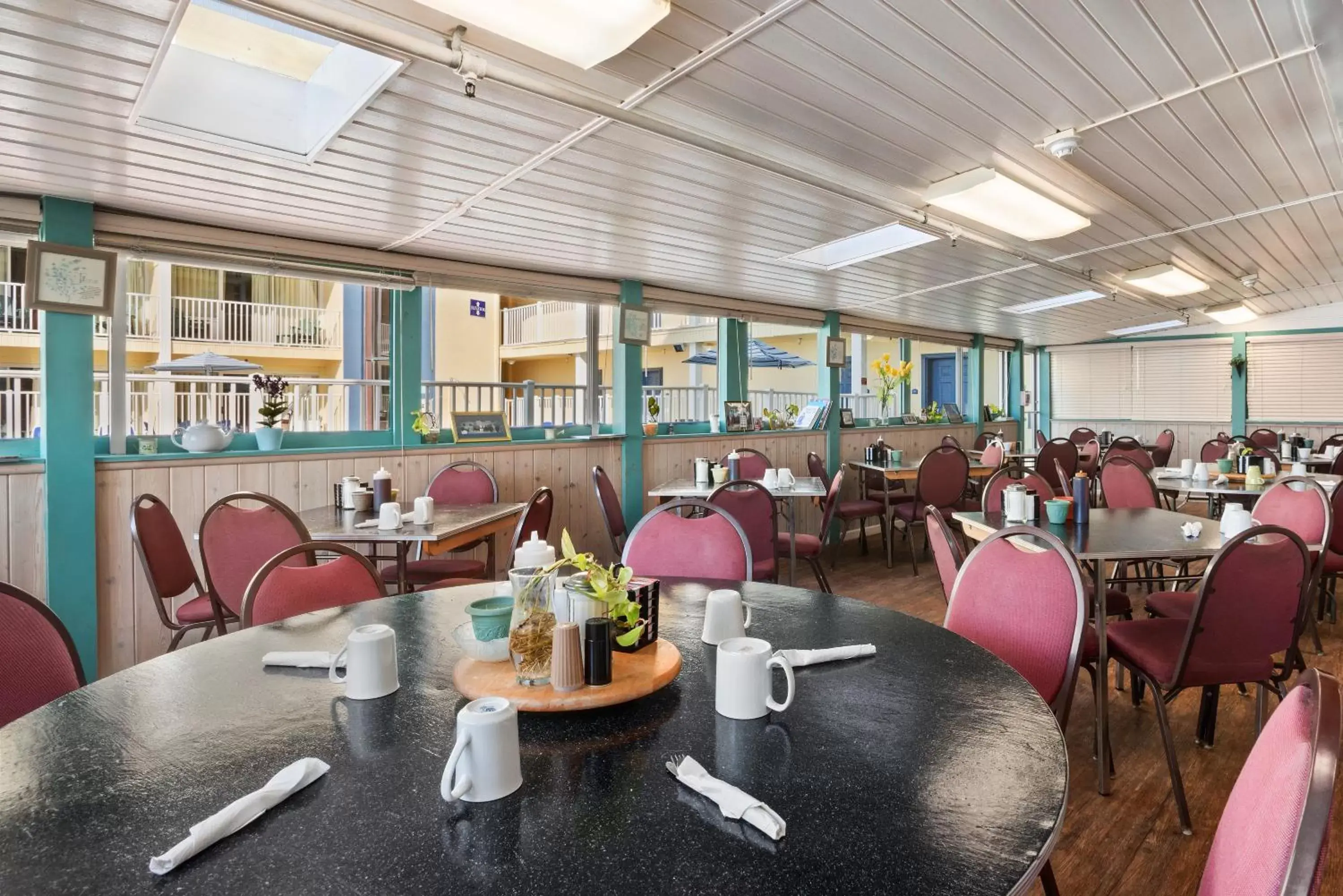 Restaurant/Places to Eat in Howard Johnson by Wyndham Ocean City Oceanfront