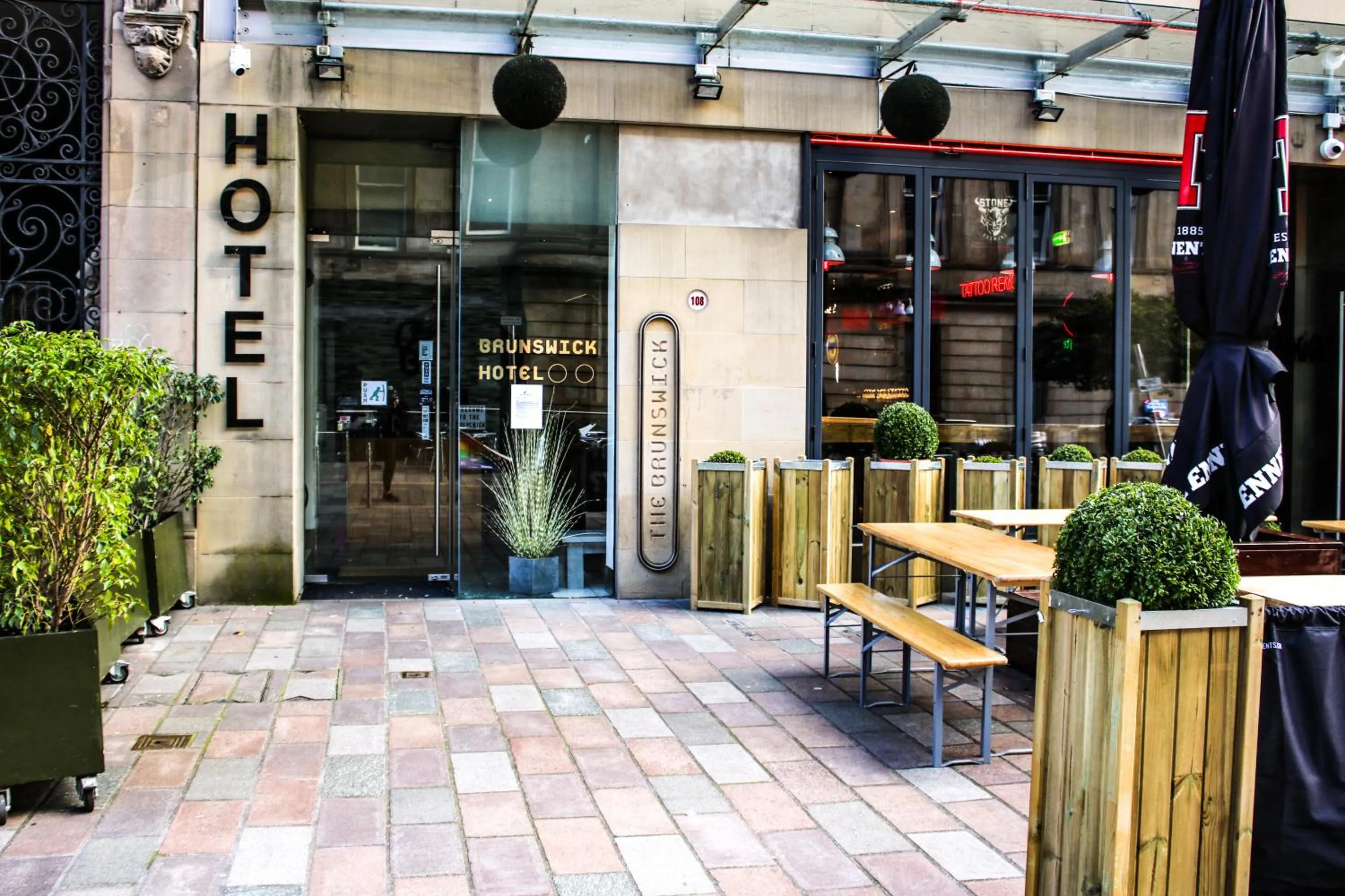 Patio in Brunswick Merchant City Hotel