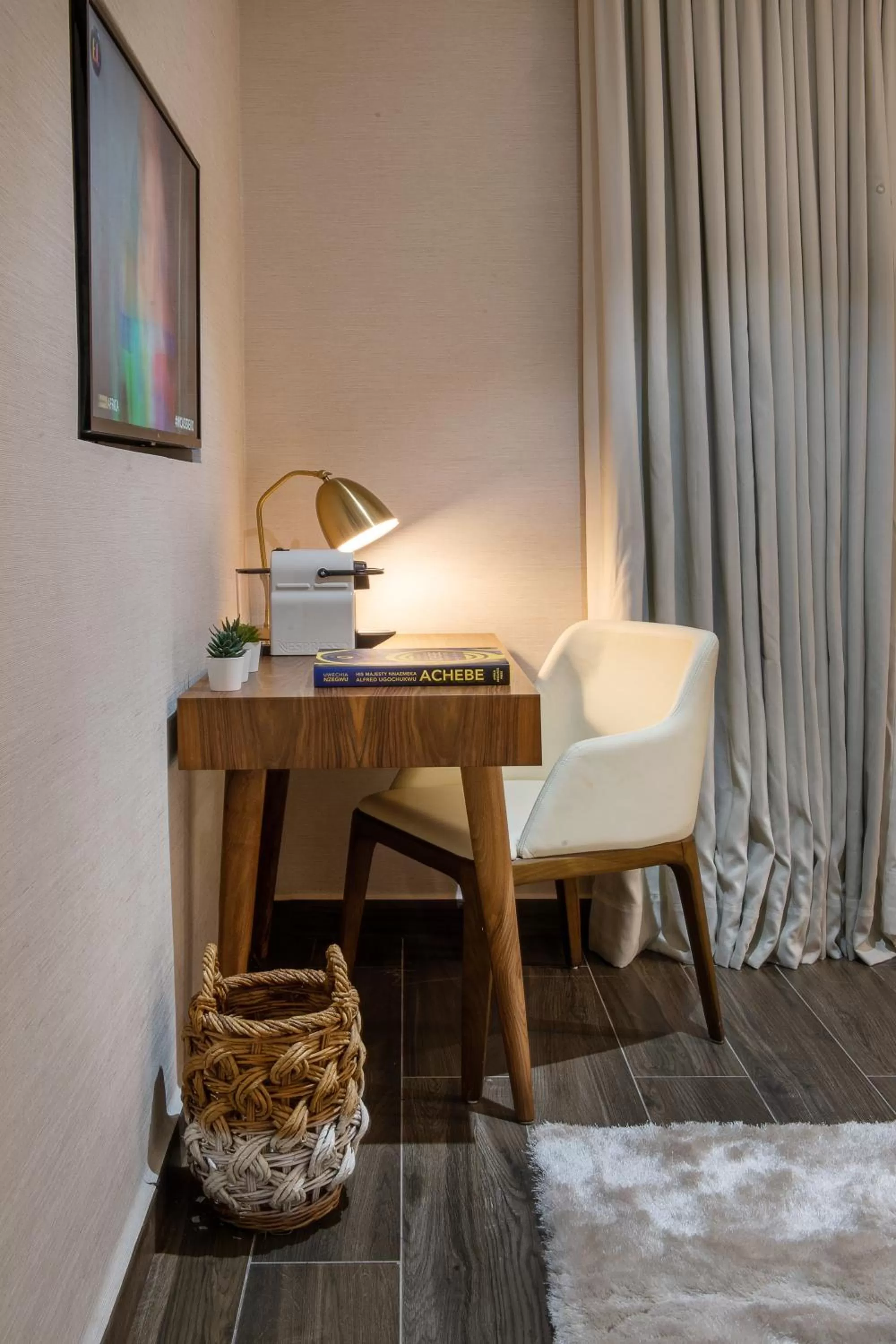 Coffee/tea facilities in The White Orchid Hotel