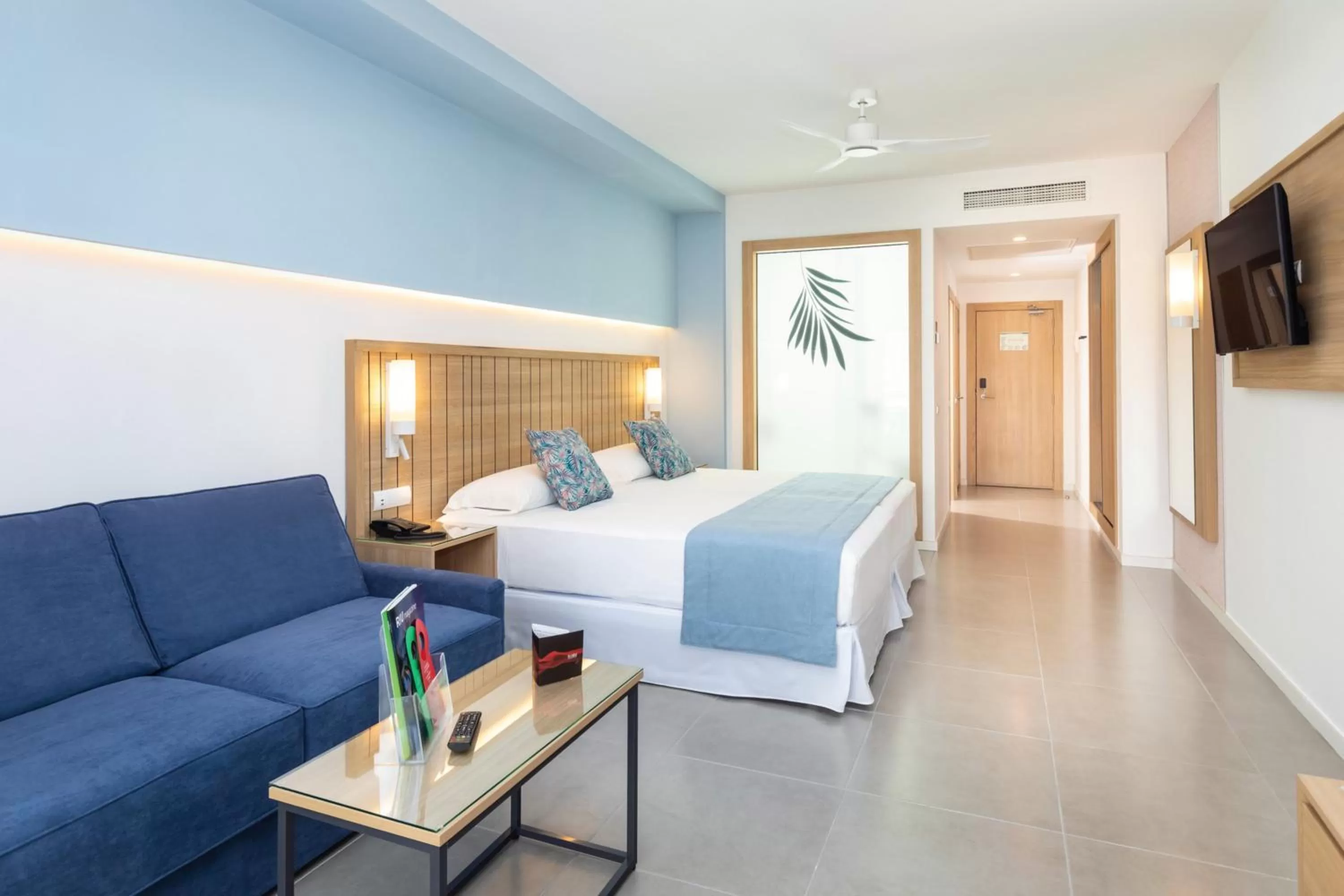 Photo of the whole room, Bed in Hotel Riu Palace Palmeras - All Inclusive