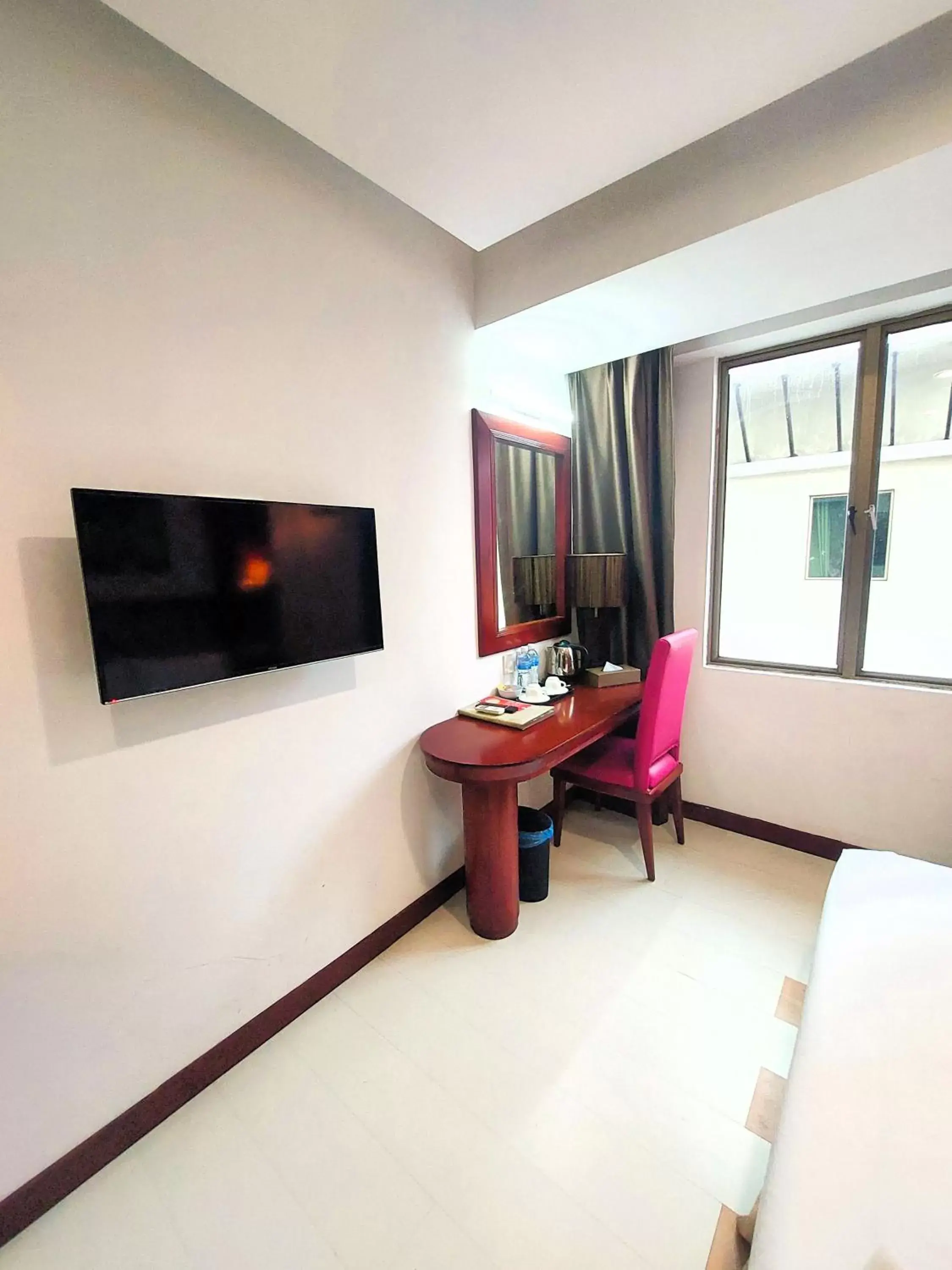 Area and facilities, TV/Entertainment Center in Celyn City Hotel
