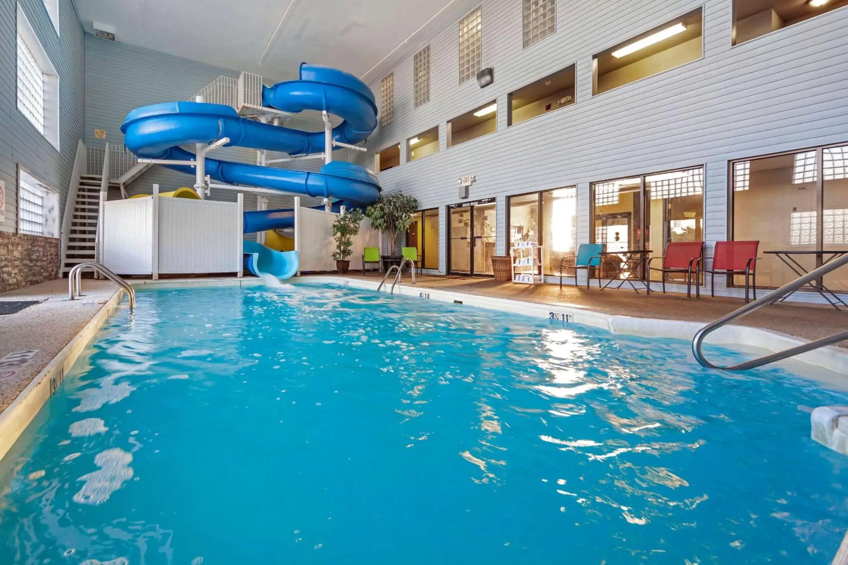 Activities, Swimming Pool in Econo Lodge Black Hills