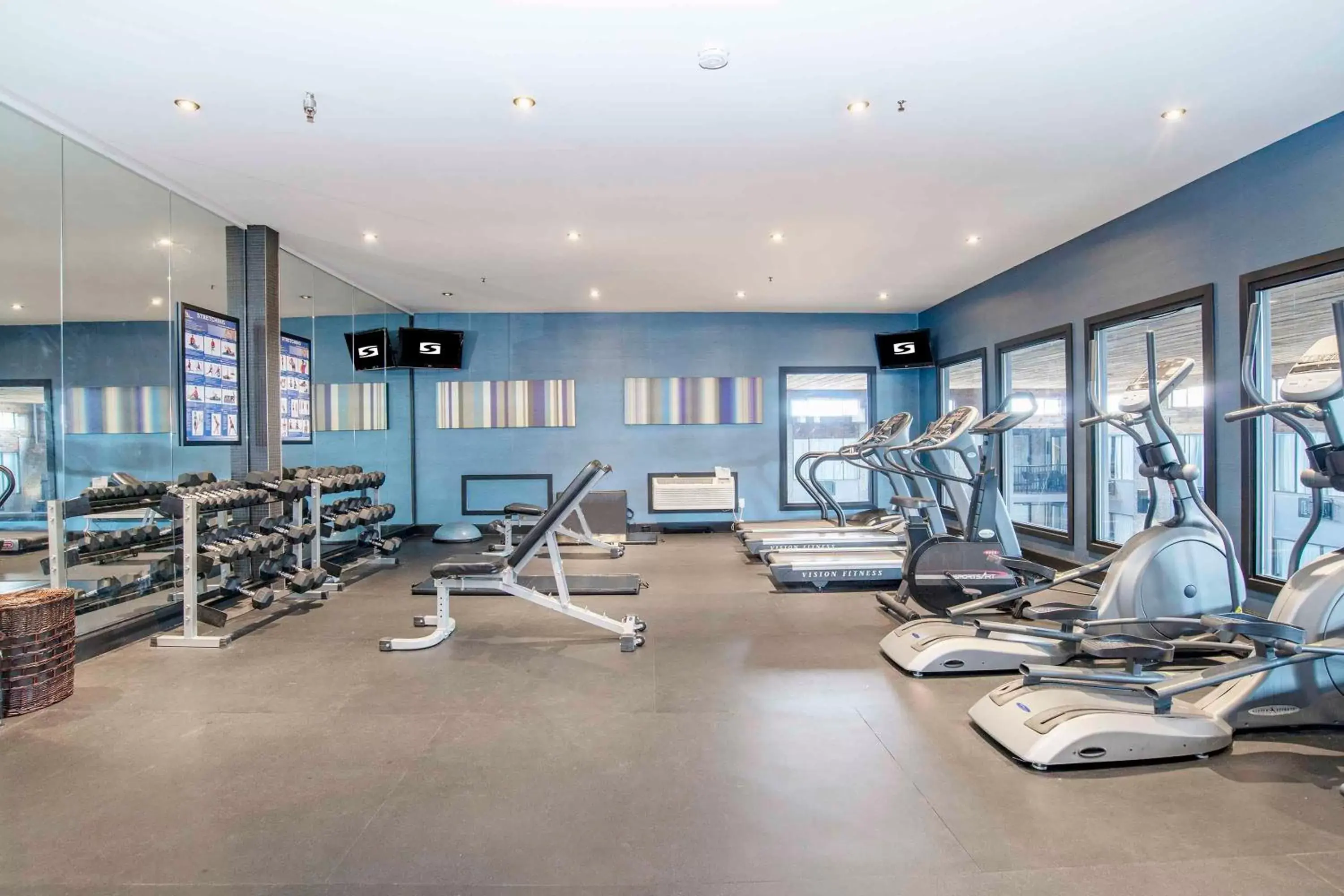 Fitness centre/facilities, Fitness Center/Facilities in Sandman Hotel & Suites Kelowna