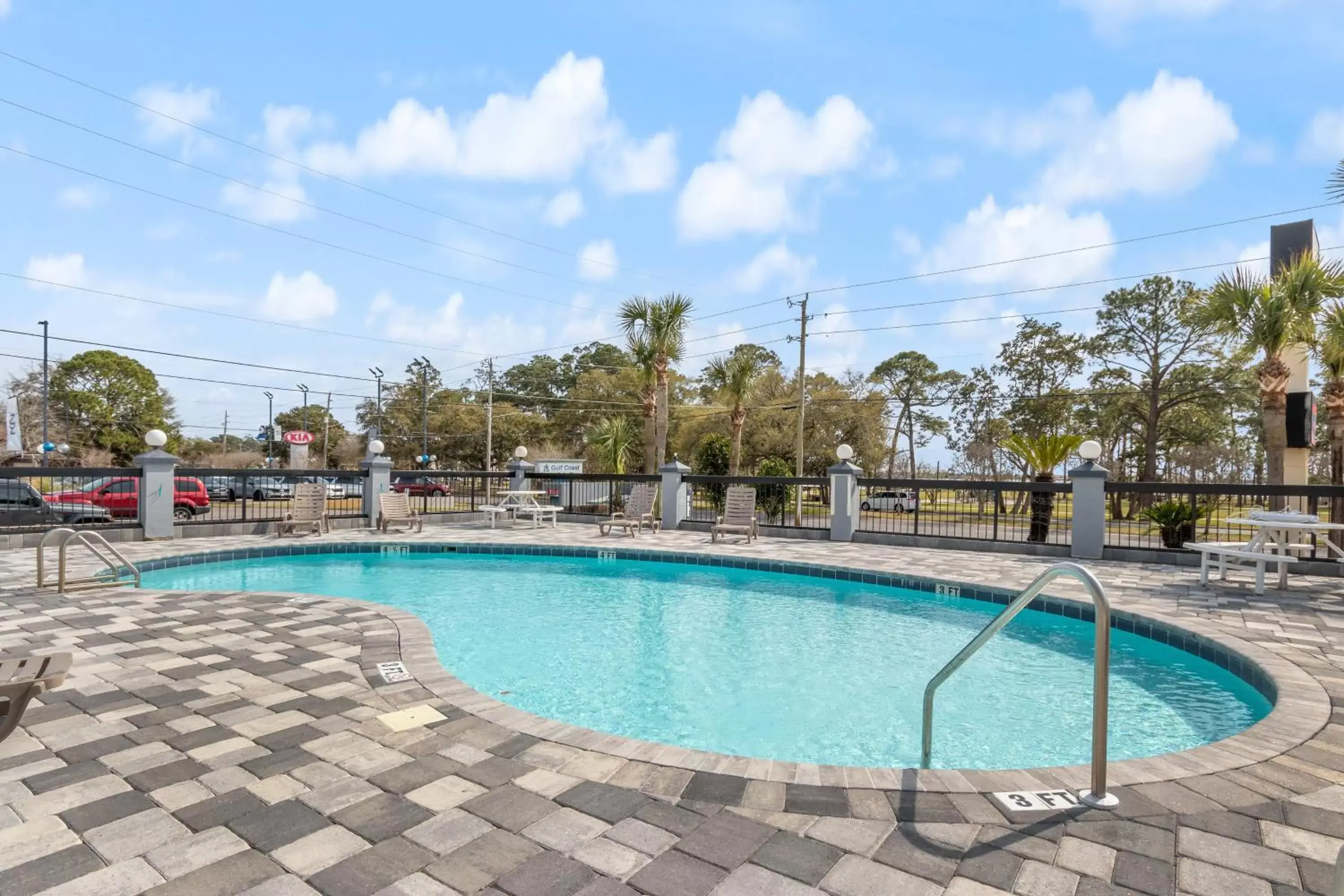 Swimming Pool in Regency Inn Near Boardwalk & Hurlburt Field