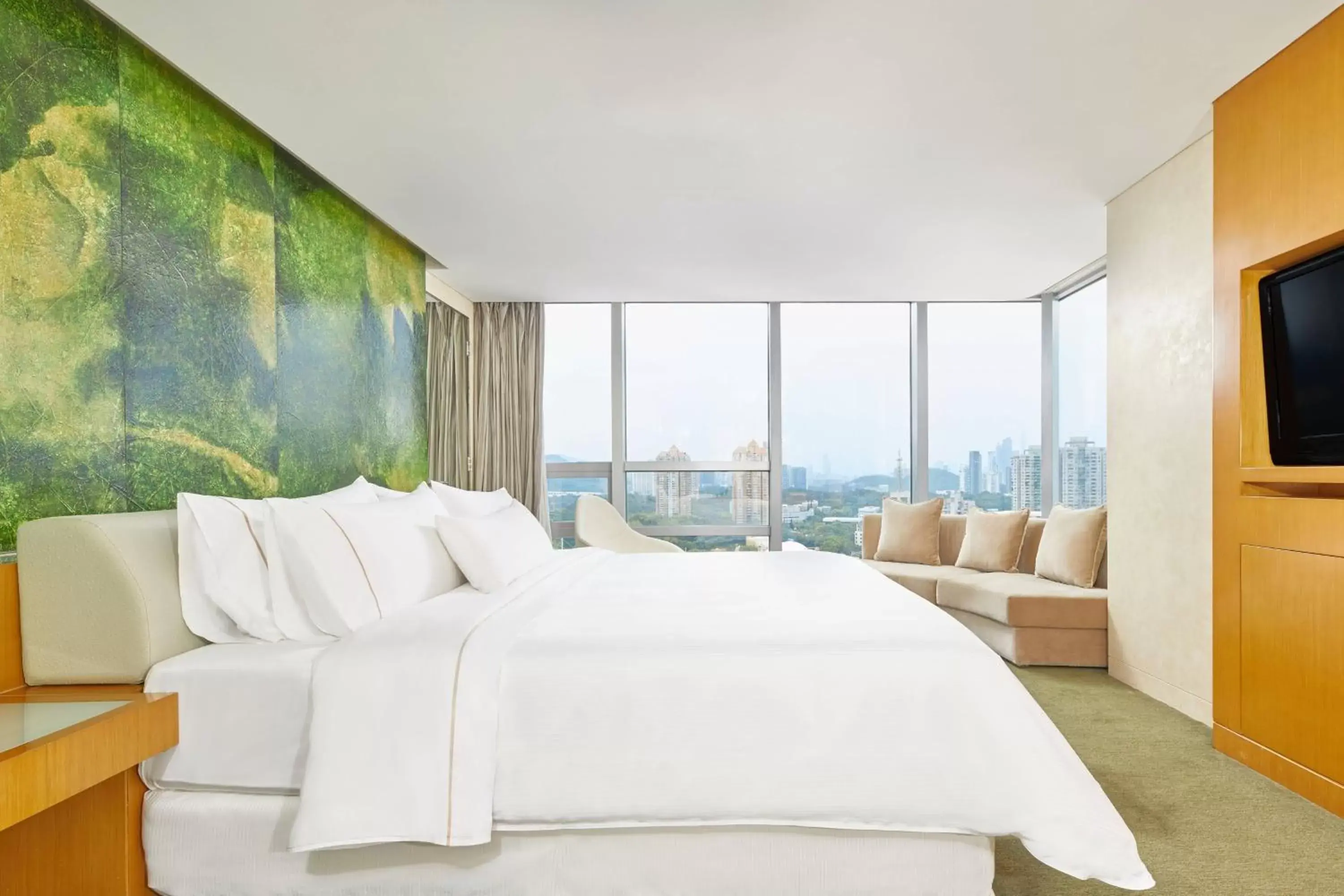 Bedroom in The Westin Shenzhen Nanshan