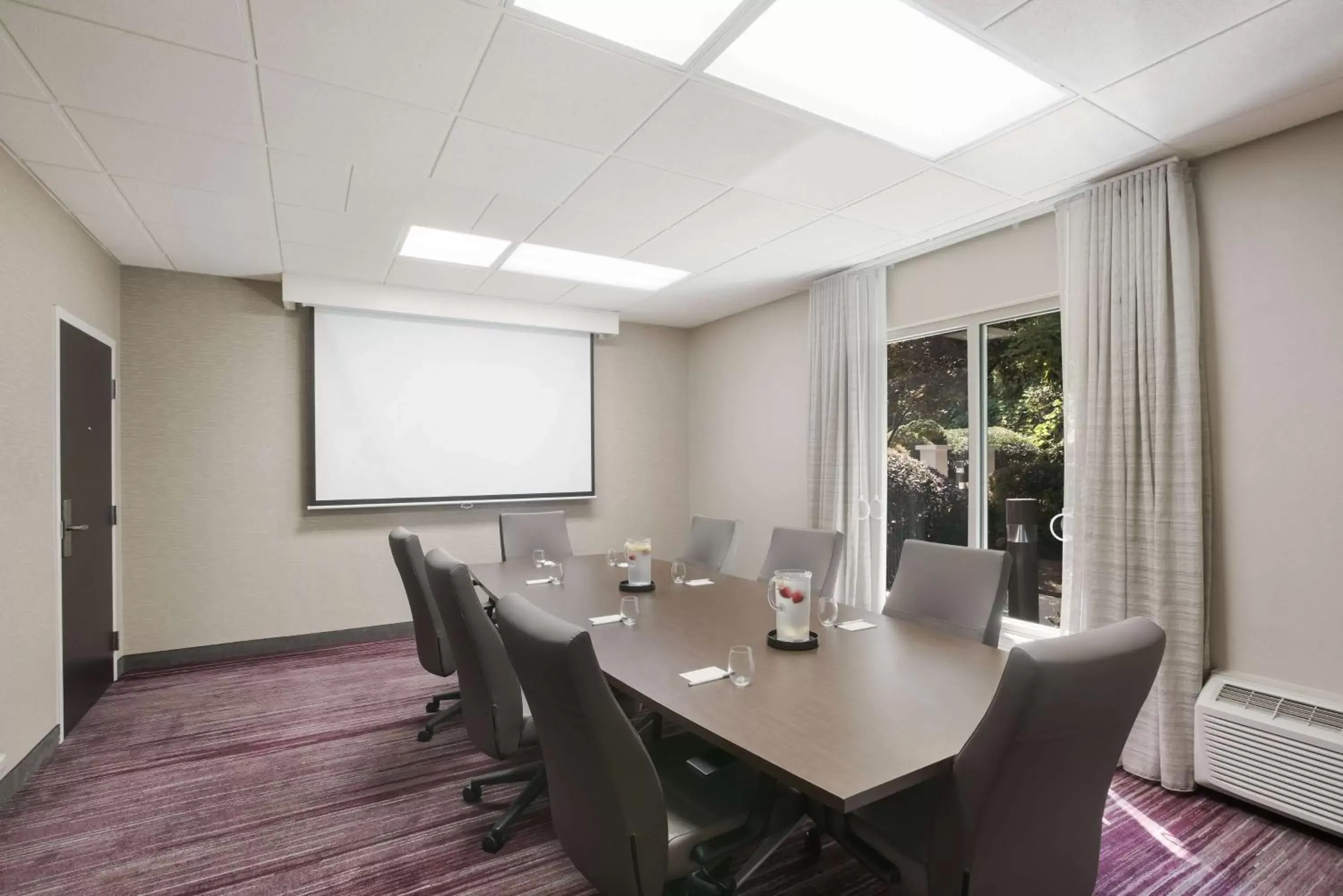 Meeting/conference room in Sonesta Select Atlanta Midtown Georgia Tech