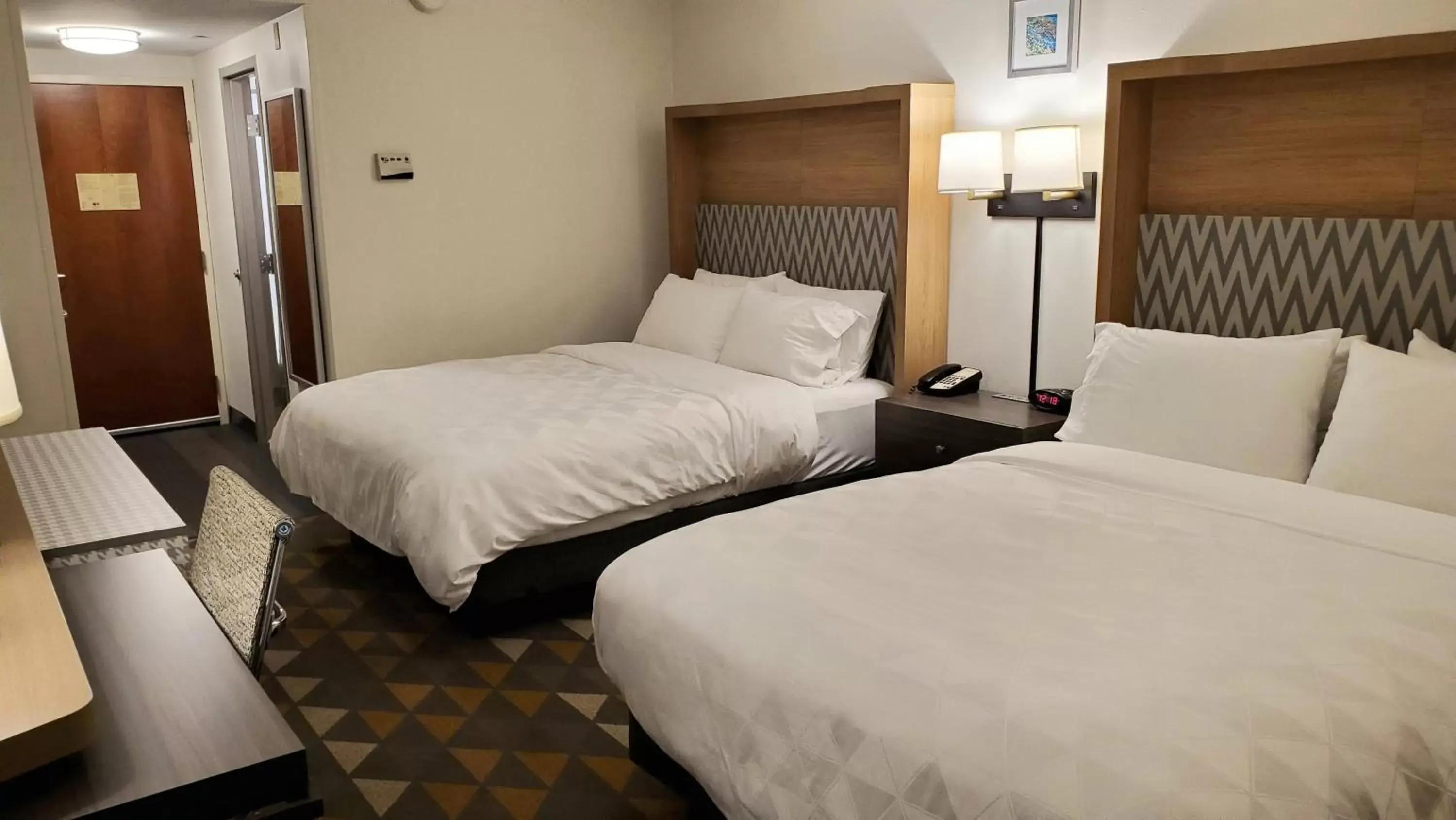 Photo of the whole room, Bed in Holiday Inn Martinsburg, an IHG Hotel