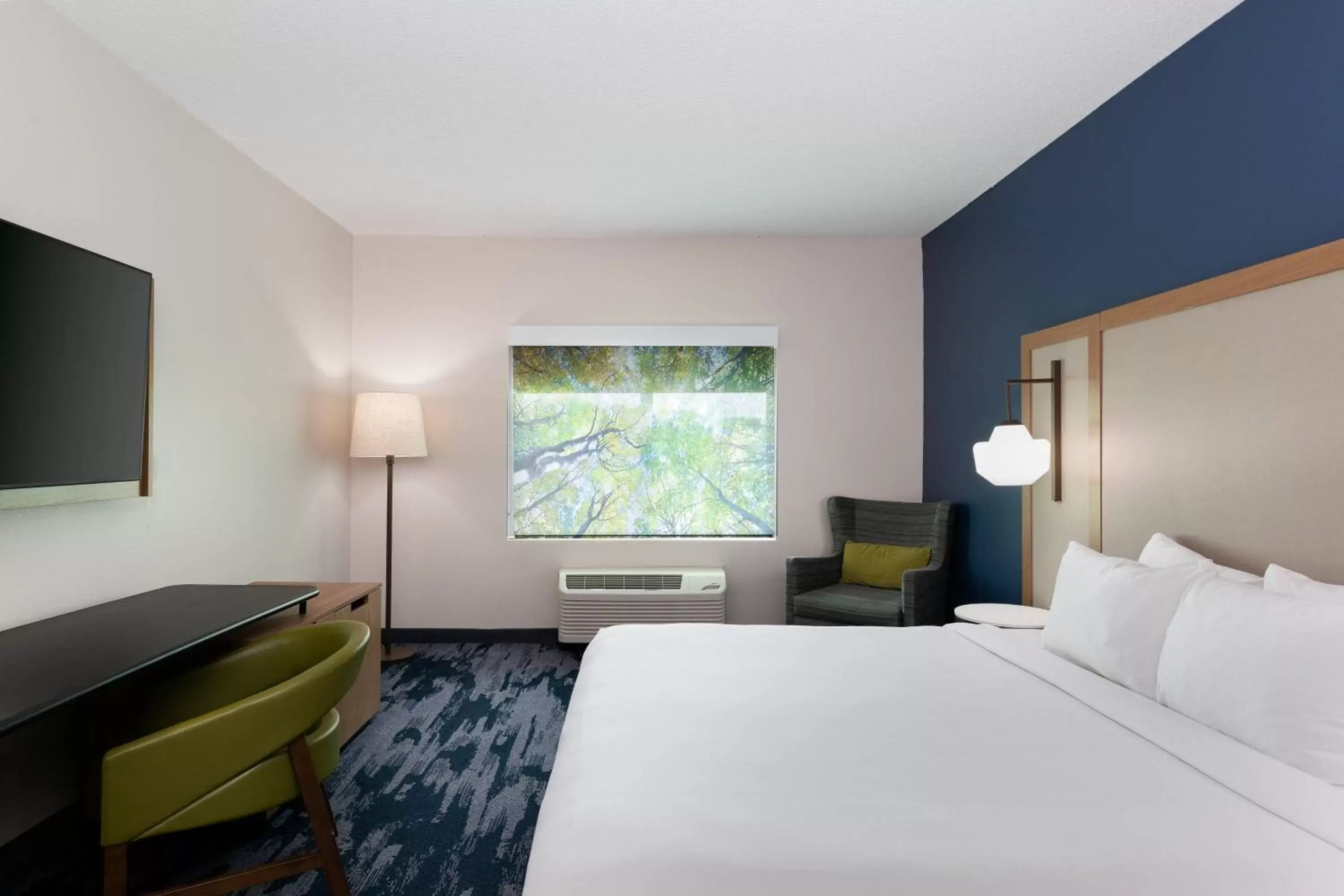 Photo of the whole room, Bed in Fairfield Inn & Suites by Marriott Atlanta Stonecrest