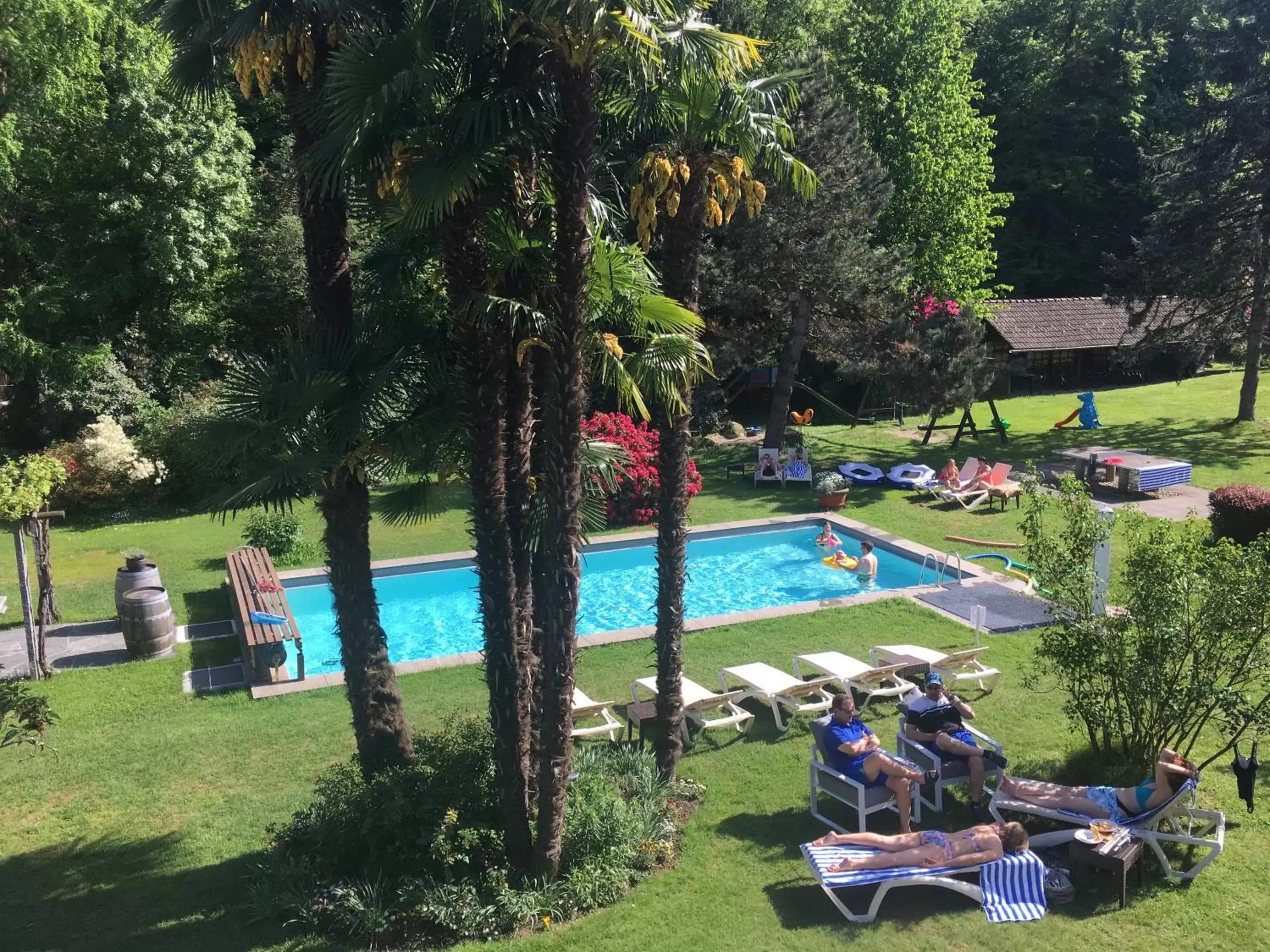 Spring, Pool View in Garni Villa Siesta Park