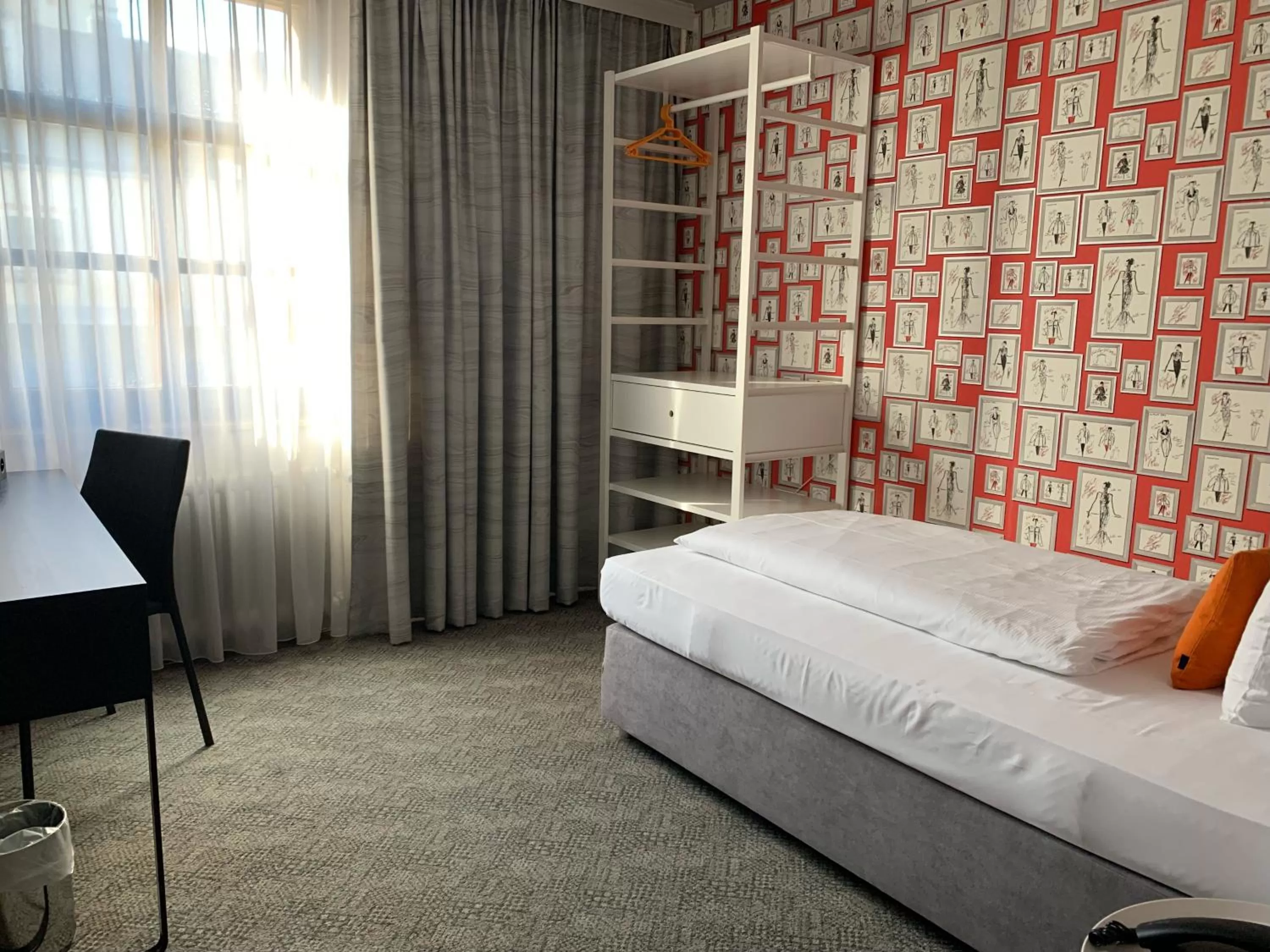 Bed in Hotel Maxplatz