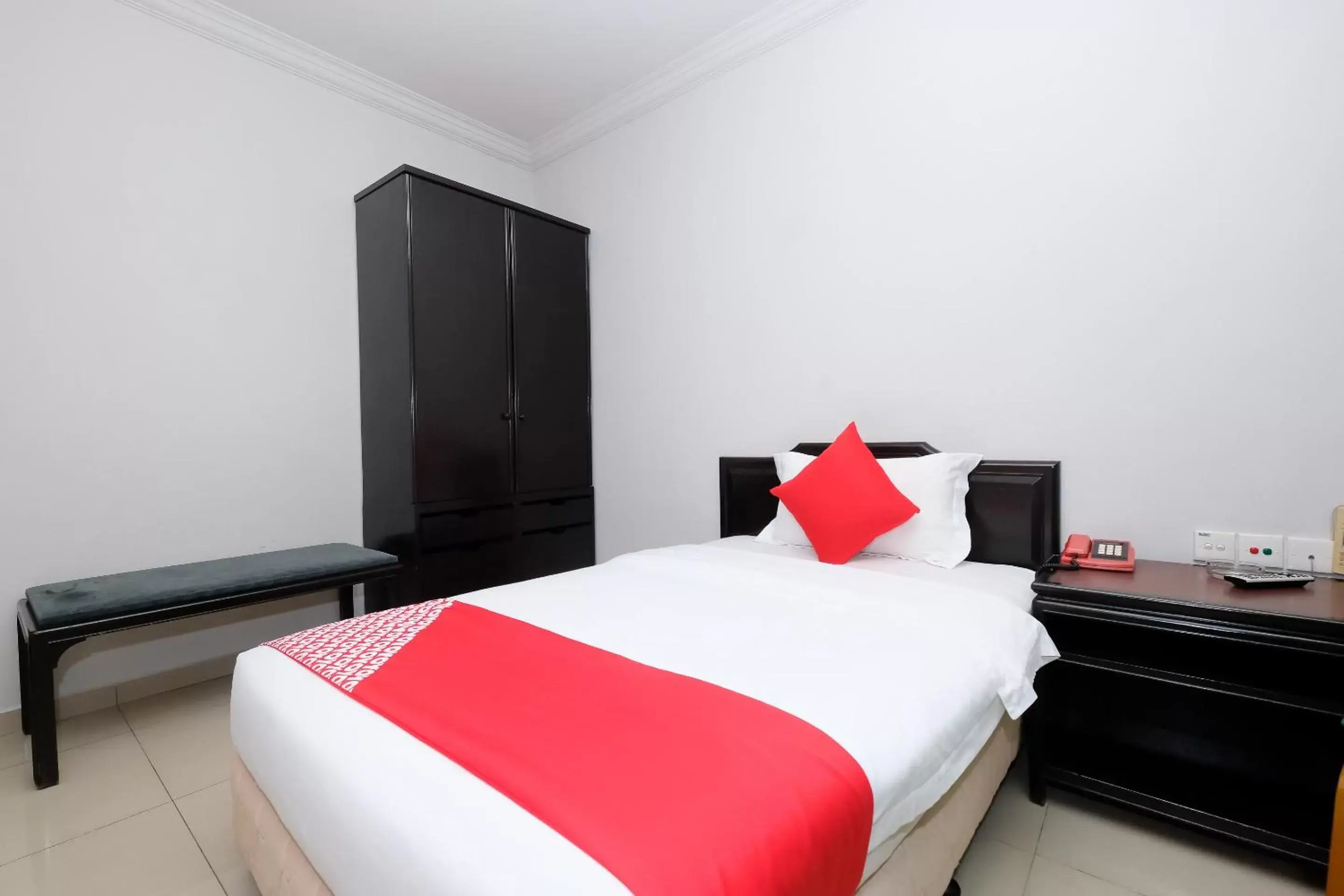 Bedroom, Bed in Super OYO 1236 Hotel Green Park