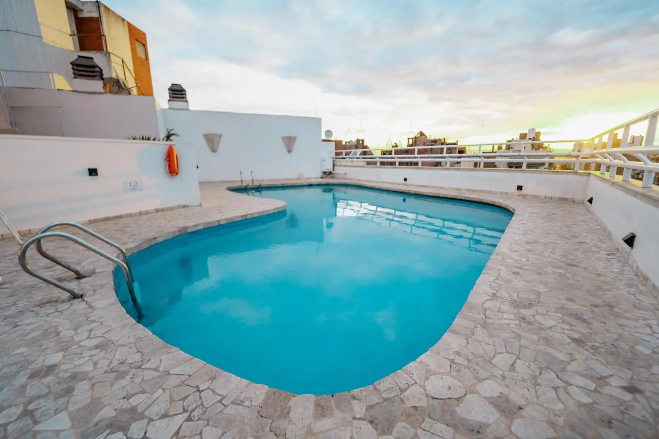 Off site, Swimming Pool in Amérian Cordoba Park Hotel