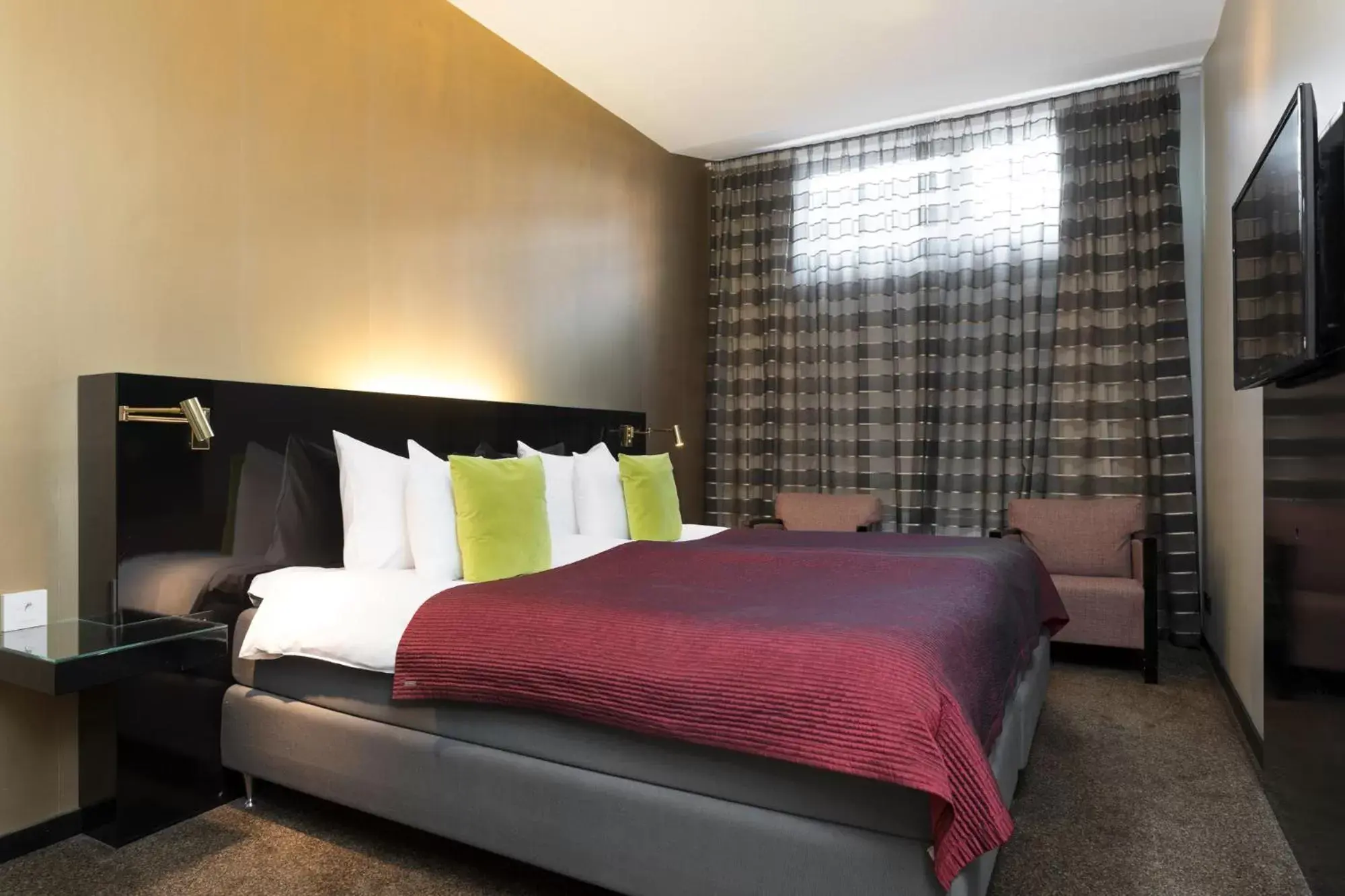 Bedroom, Bed in ProfilHotels Savoy