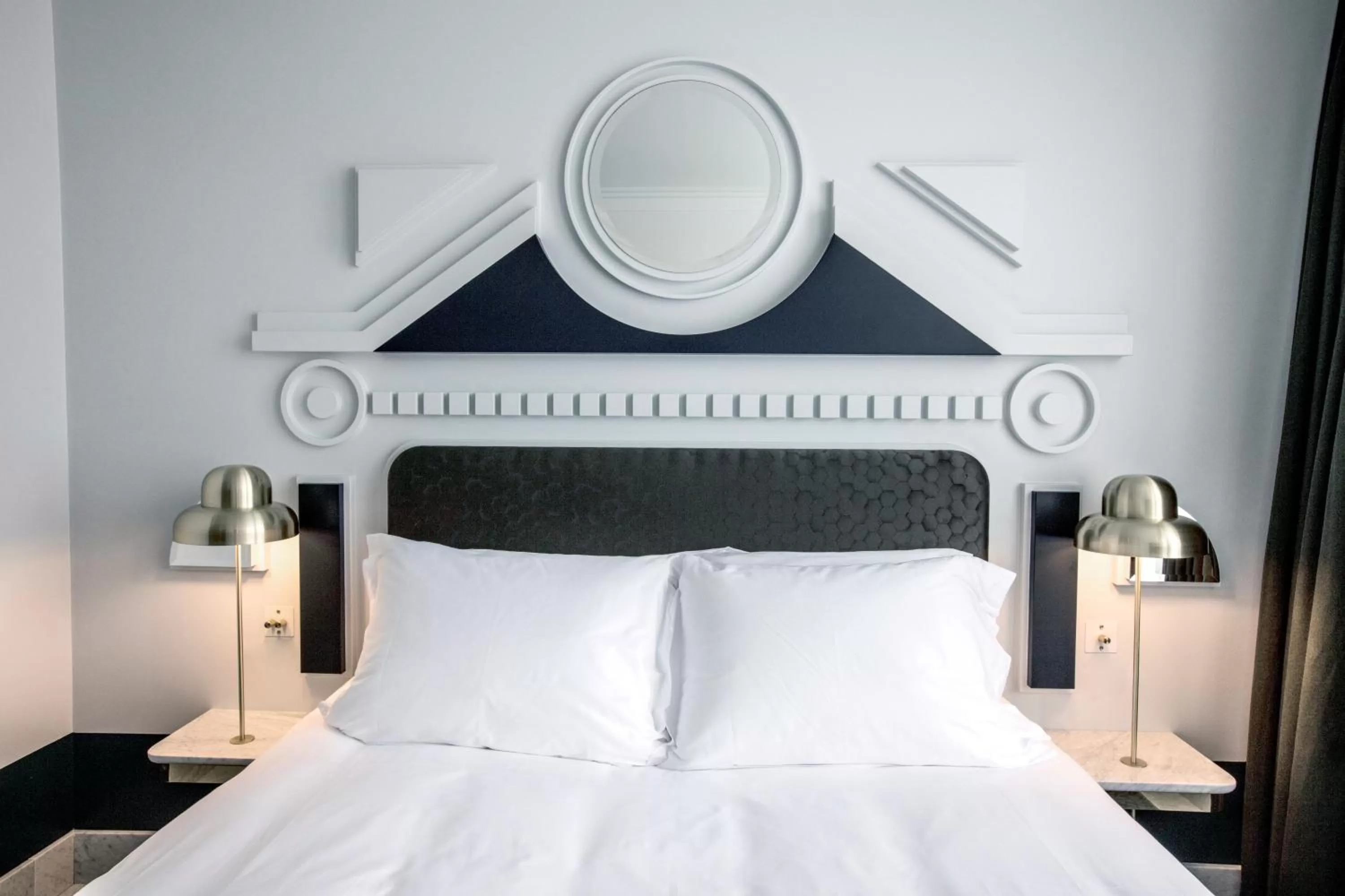 Bed in Henrietta Experimental