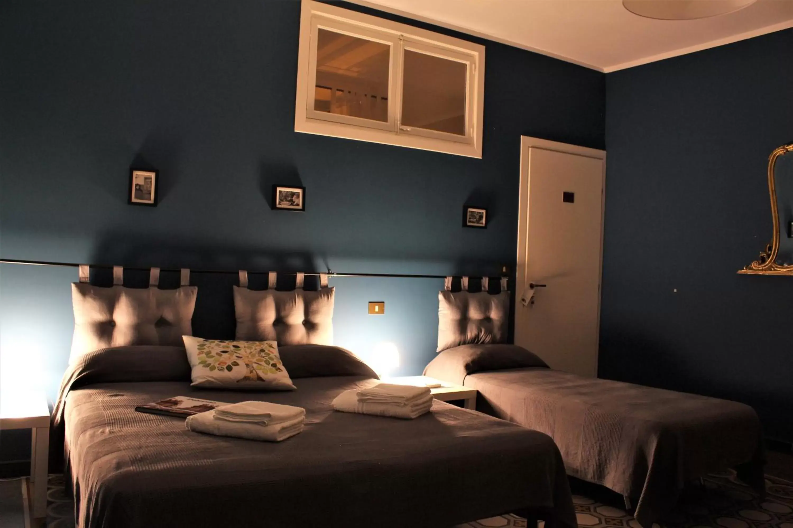 Photo of the whole room, Bed in La Via delle Biciclette