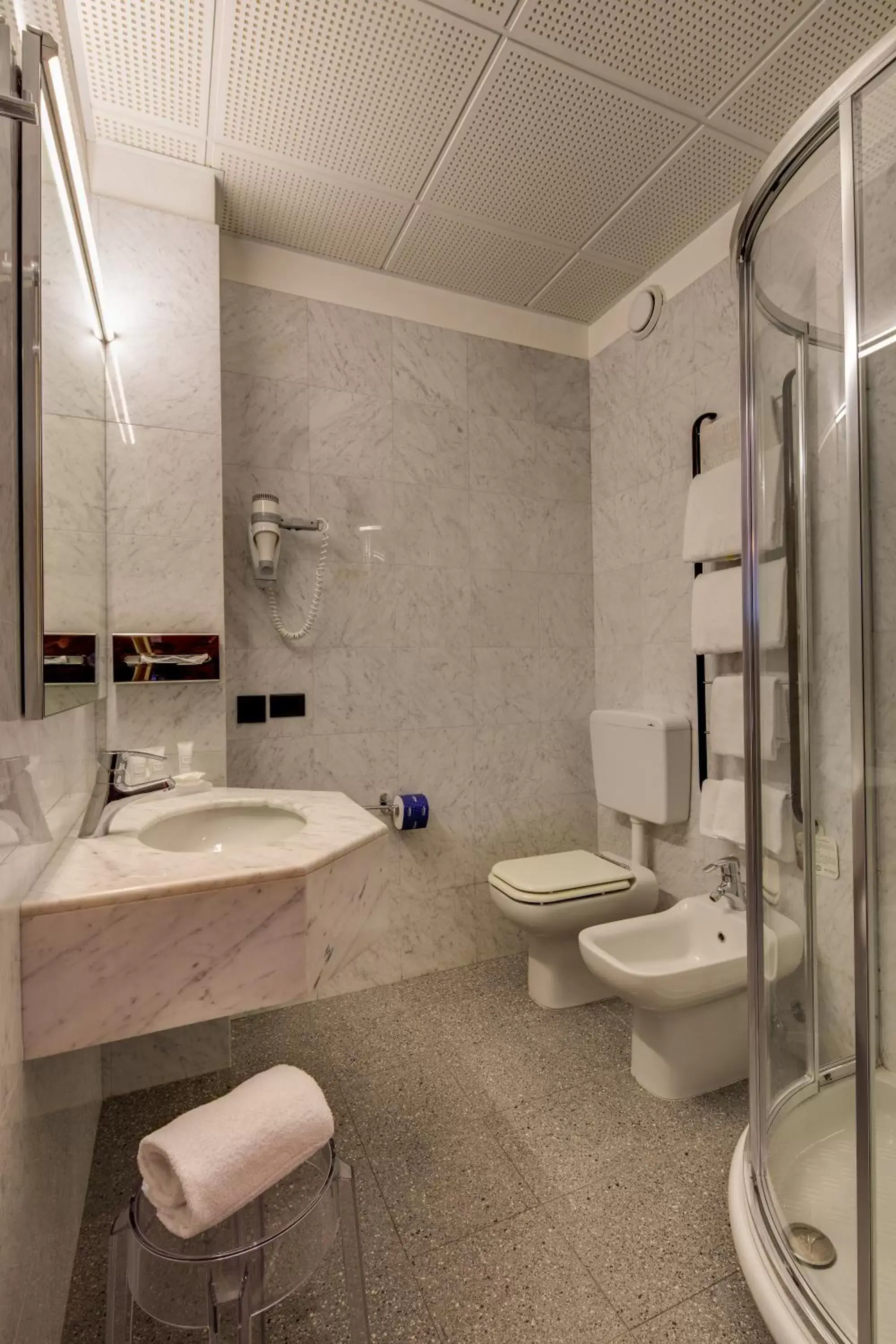 Shower, Bathroom in Best Western Hotel Turismo