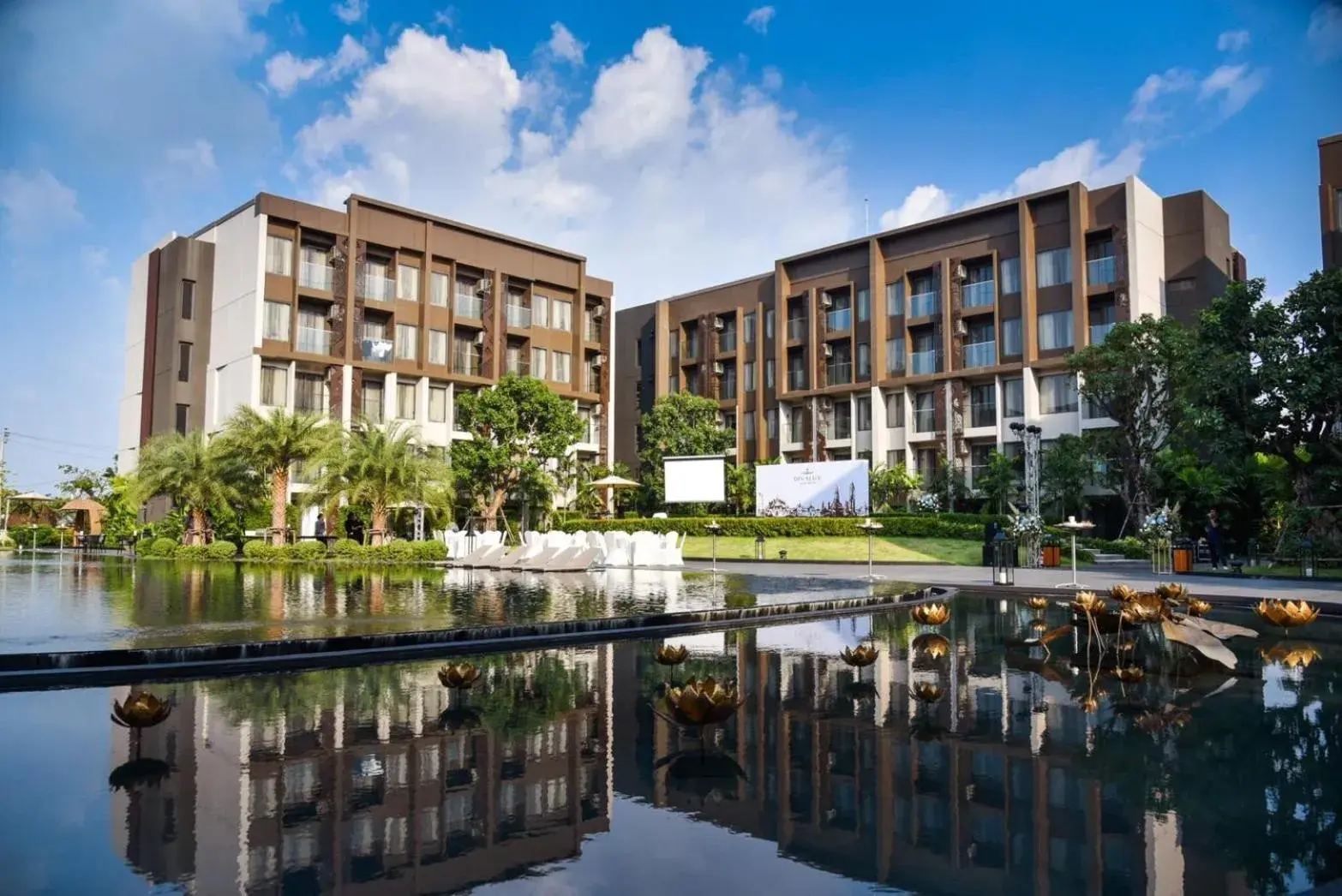 Property building in Divalux Resort & Spa Bangkok, Suvarnabhumi Airport-Free Shuttle Property building in Divalux Resort & Spa Bangkok, Suvarnabhumi Airport-Free Shuttle