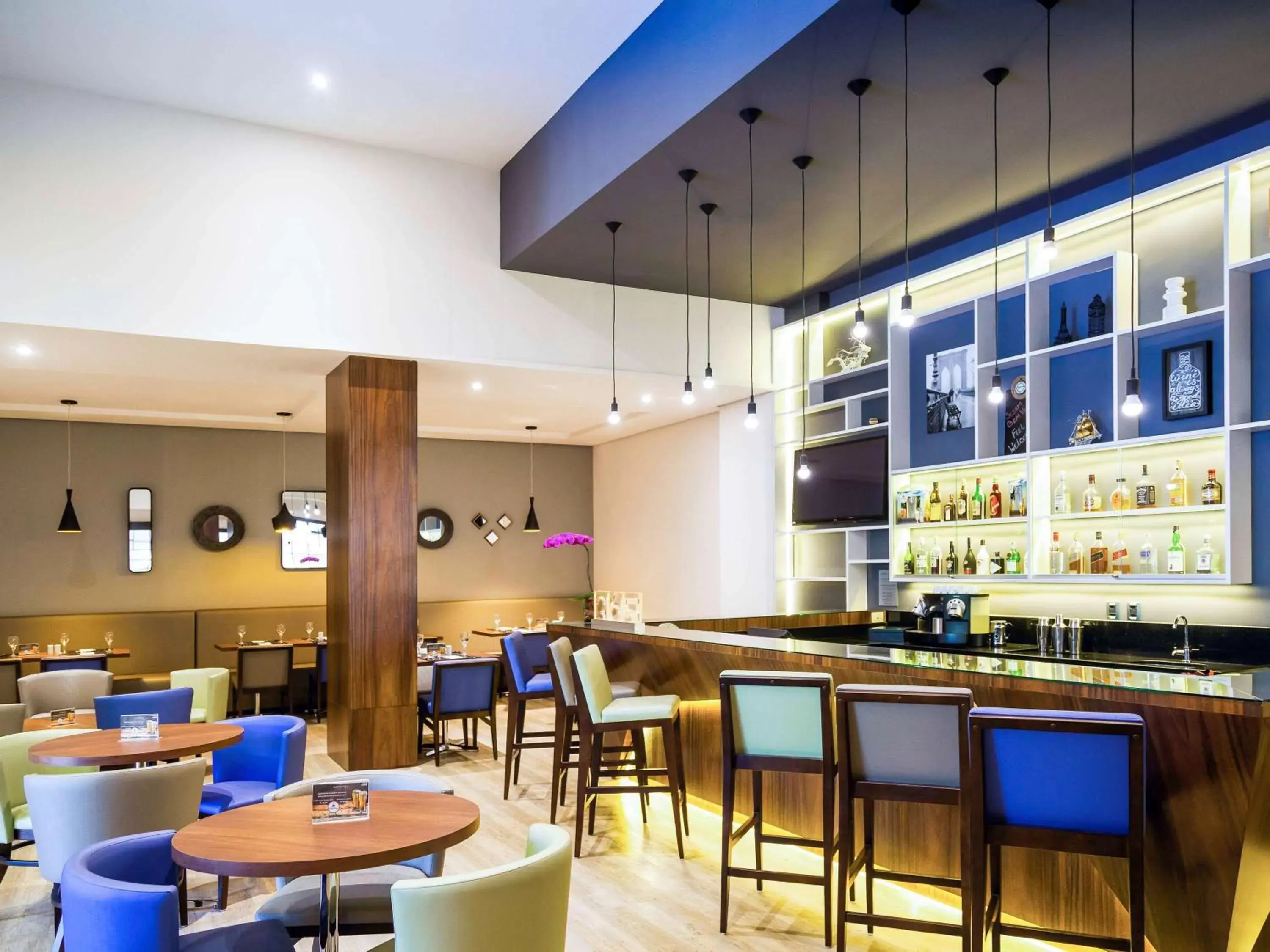 Lounge or bar, Restaurant/Places to Eat in Novotel Porto Alegre Tres Figueiras