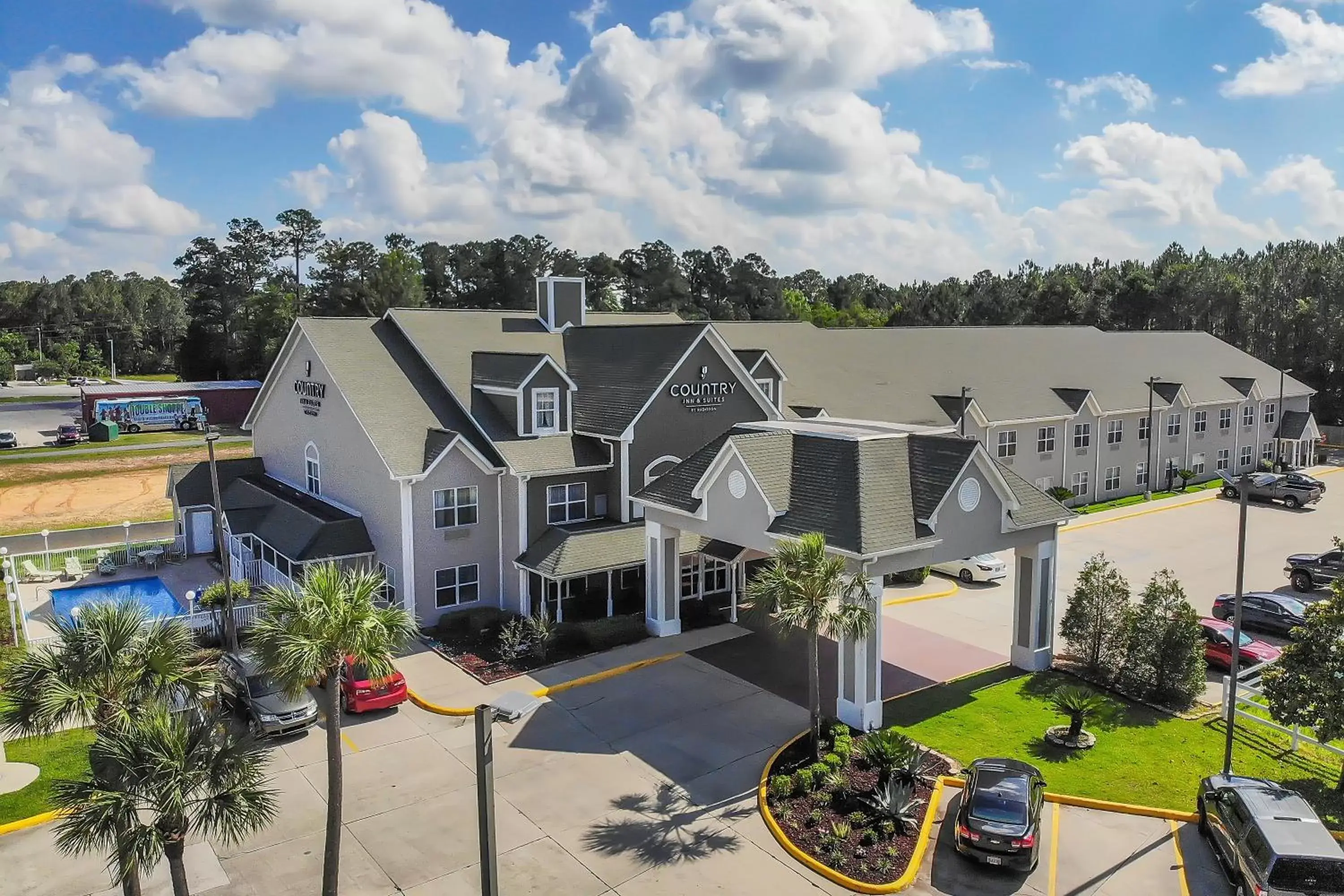 Facade/entrance, Property Building in Country Inn & Suites by Radisson, Biloxi-Ocean Springs, MS