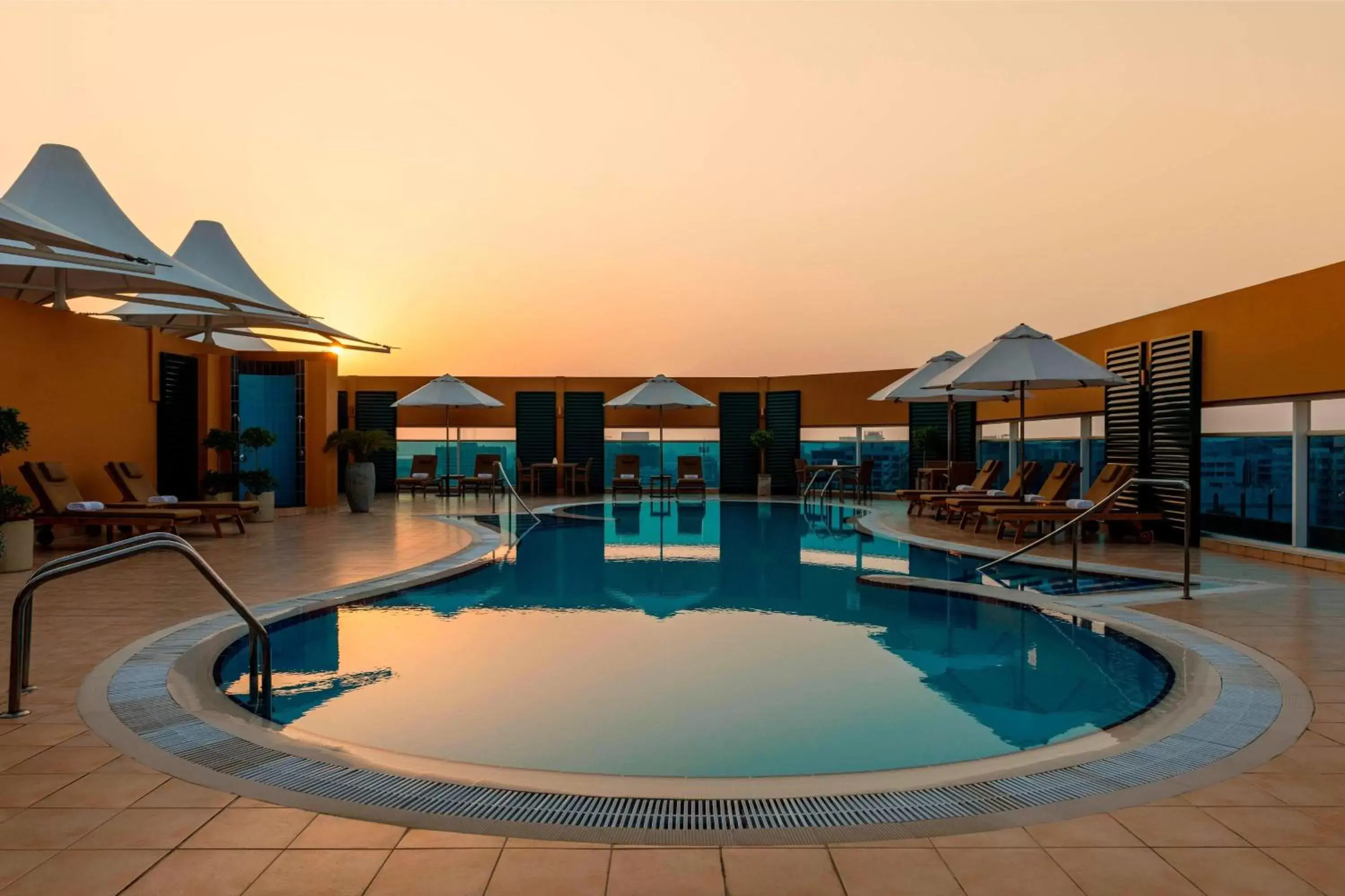 Fitness centre/facilities, Swimming Pool in Four Points by Sheraton Bur Dubai