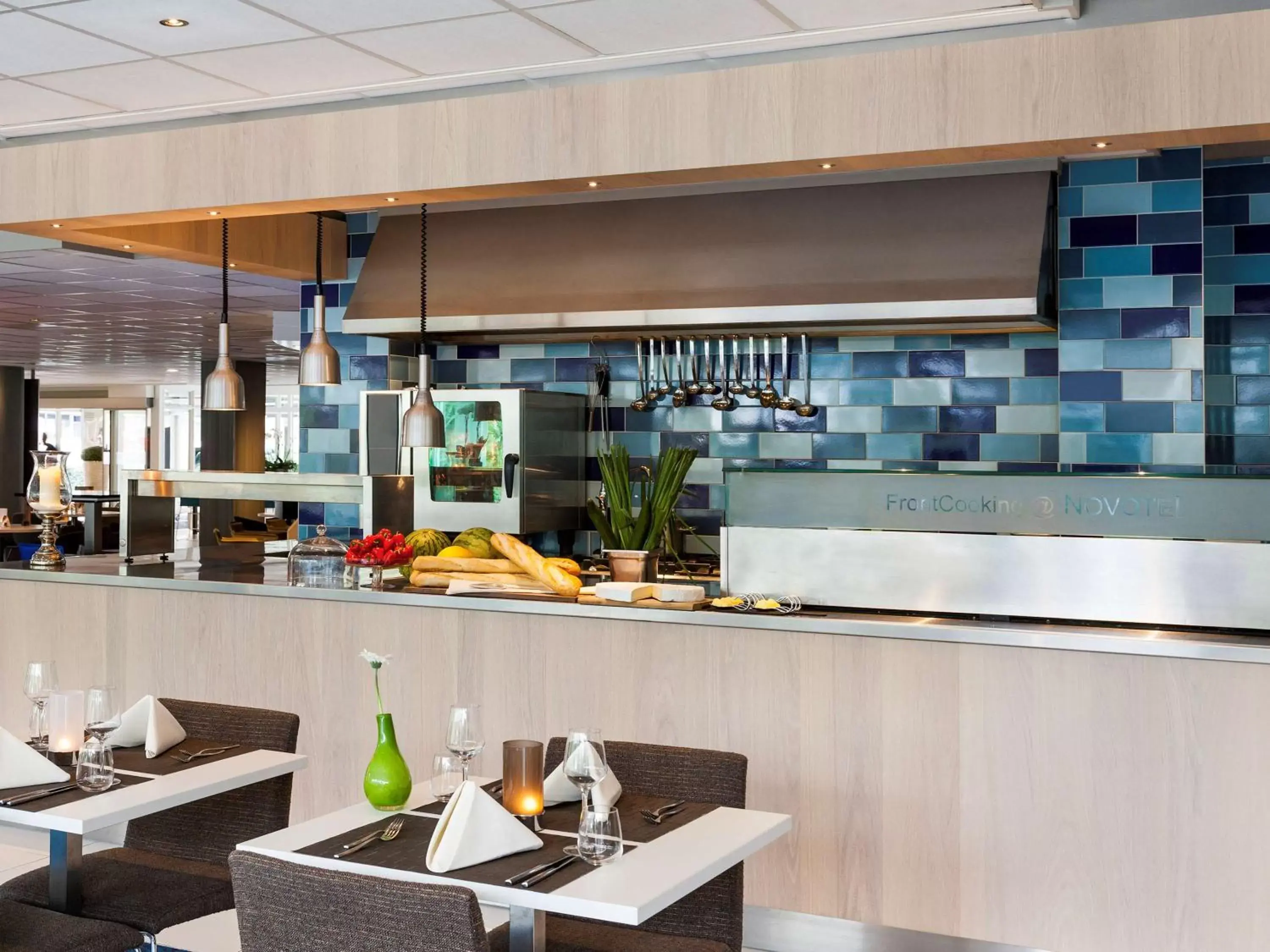 Restaurant/Places to Eat in Novotel Maastricht