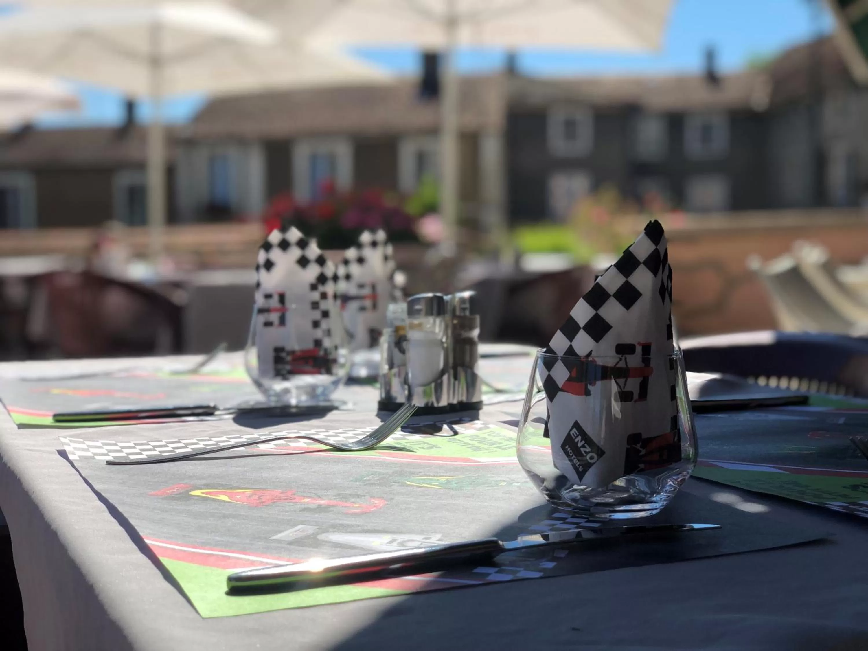 Restaurant/Places to Eat in Enzo Hotels Neufchâteau by Kyriad Direct