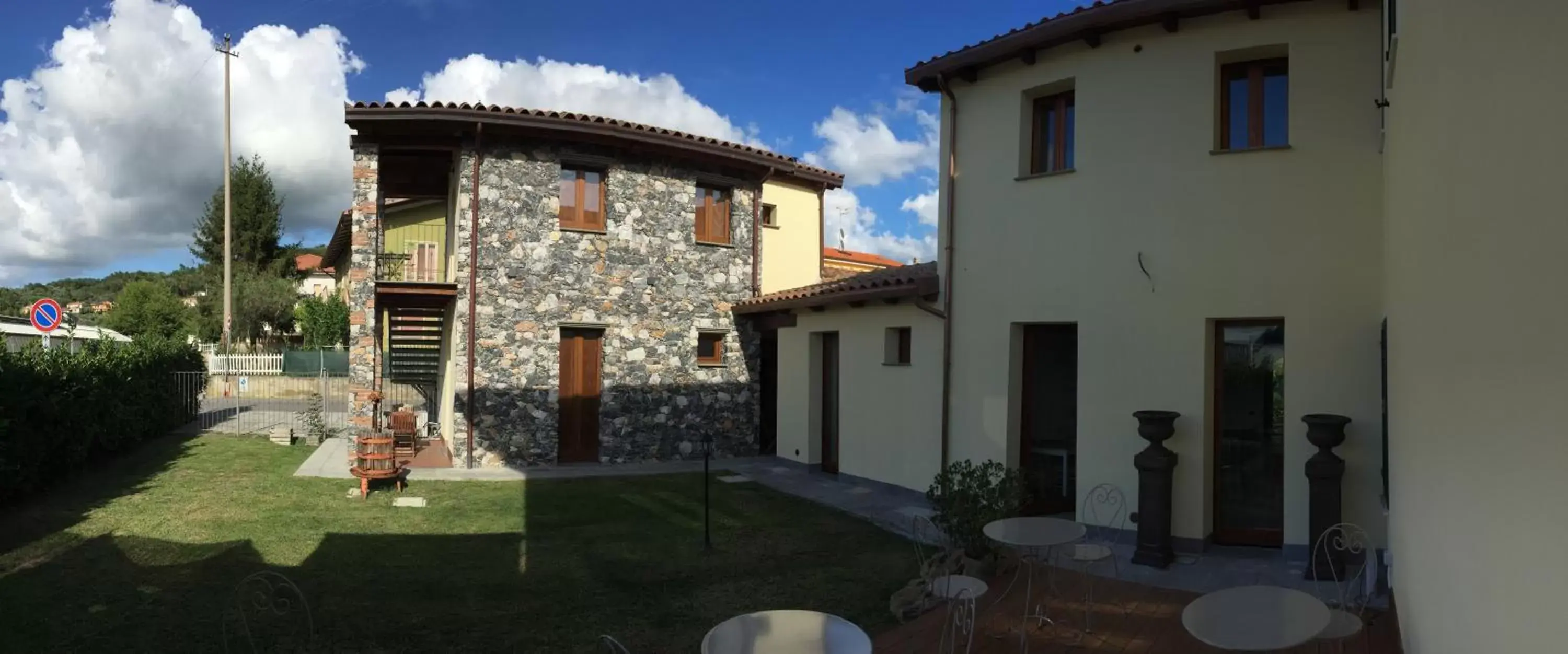 Facade/entrance, Property Building in Il Casale Del Giglio