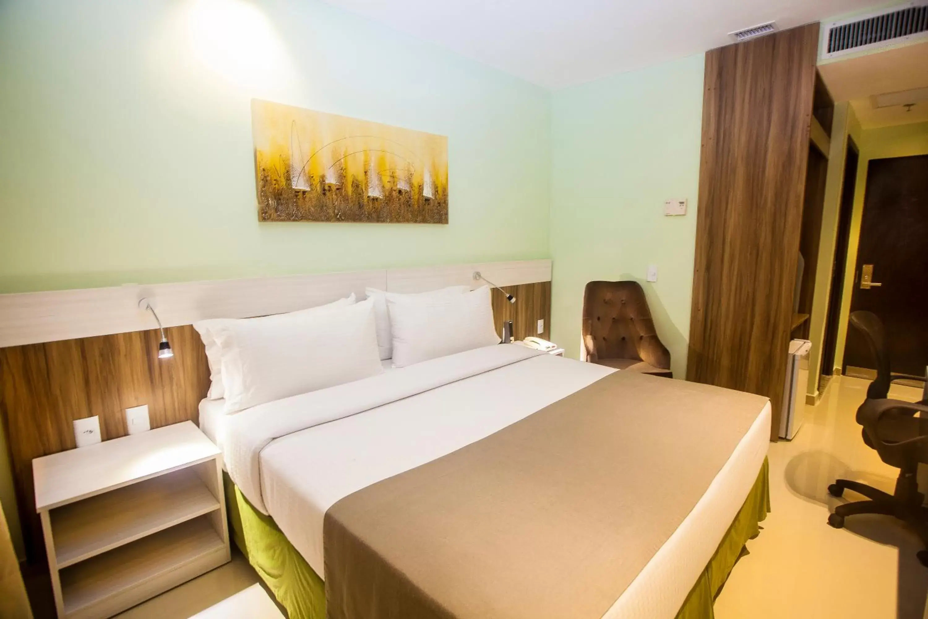 Standard King Room - single occupancy - Disability Access in Holiday Inn Natal, an IHG Hotel Standard King Room - single occupancy - Disability Access in Holiday Inn Natal, an IHG Hotel