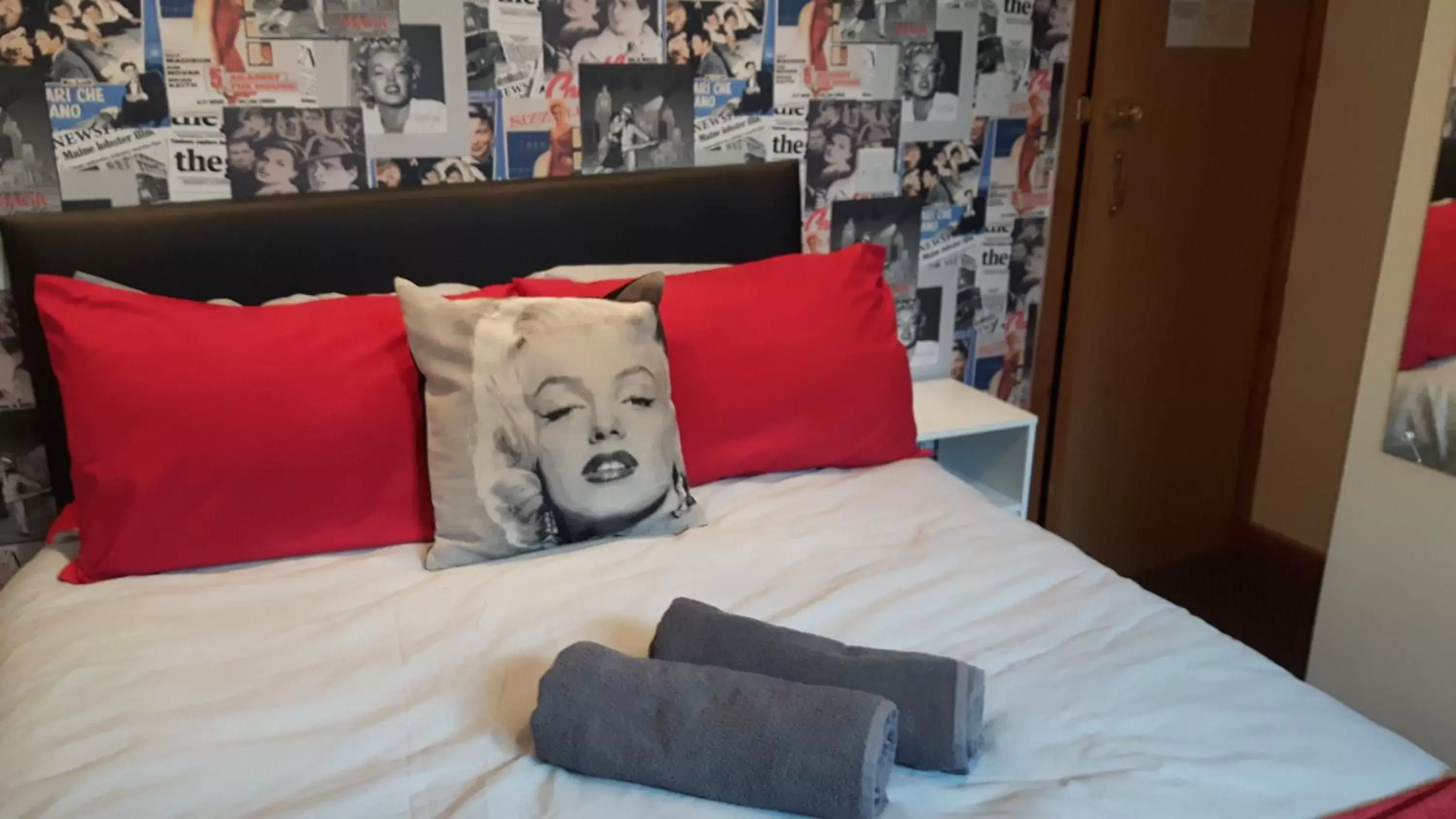 Bed in The Fame