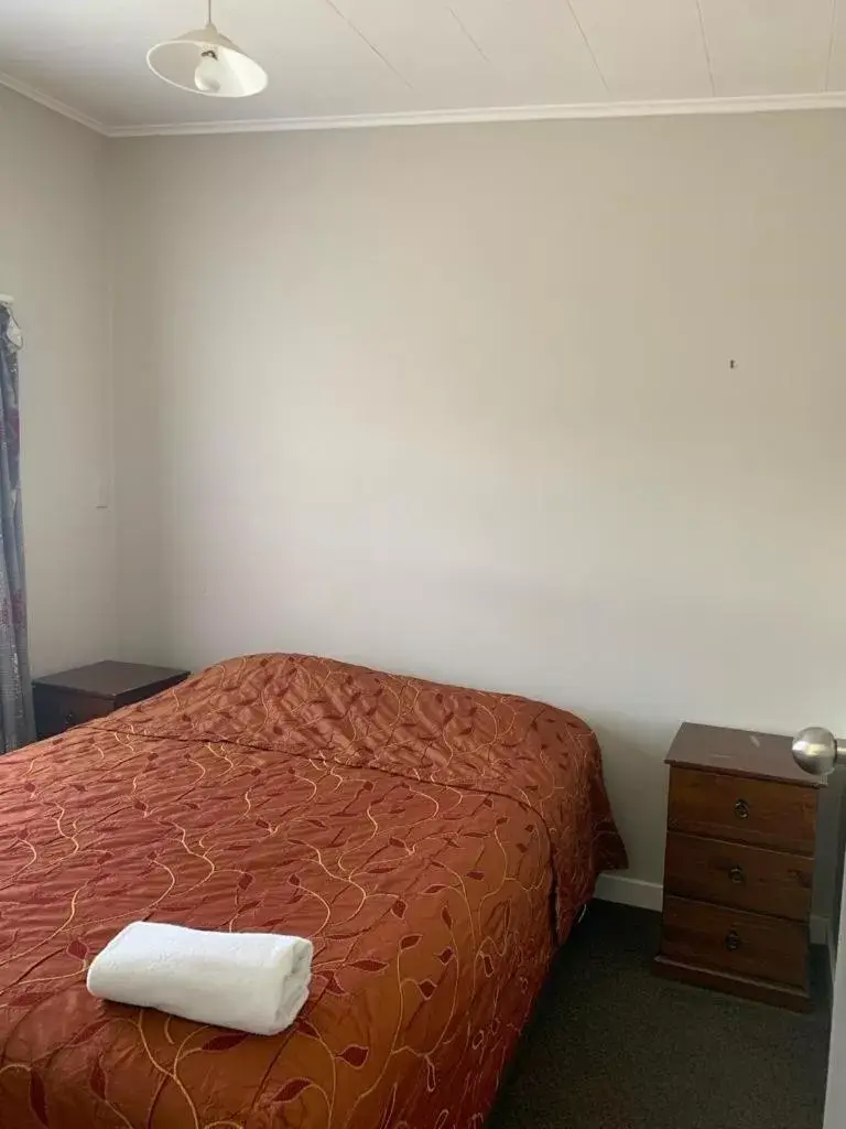 Bedroom, Bed in Apple Motor Inn Bedroom, Bed in Apple Motor Inn