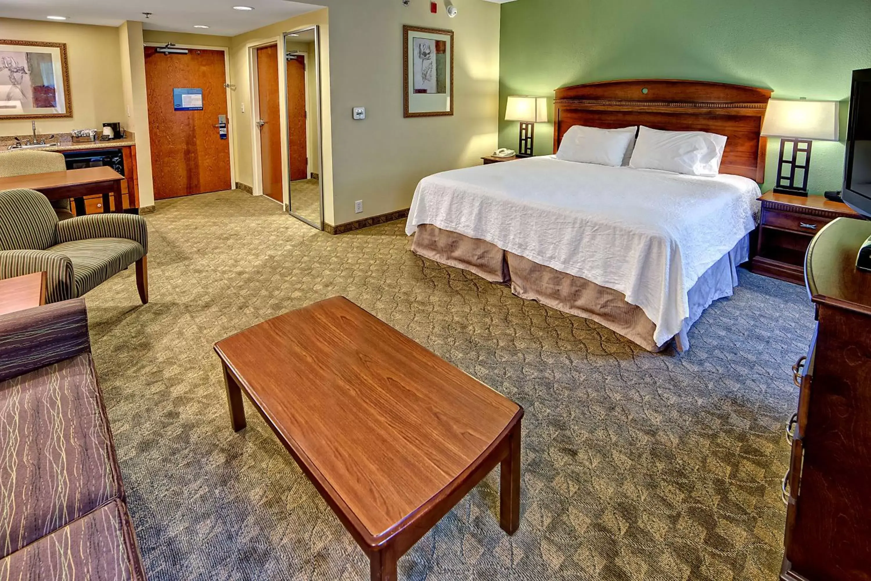 Bed in Hampton Inn & Suites Cashiers - Sapphire Valley