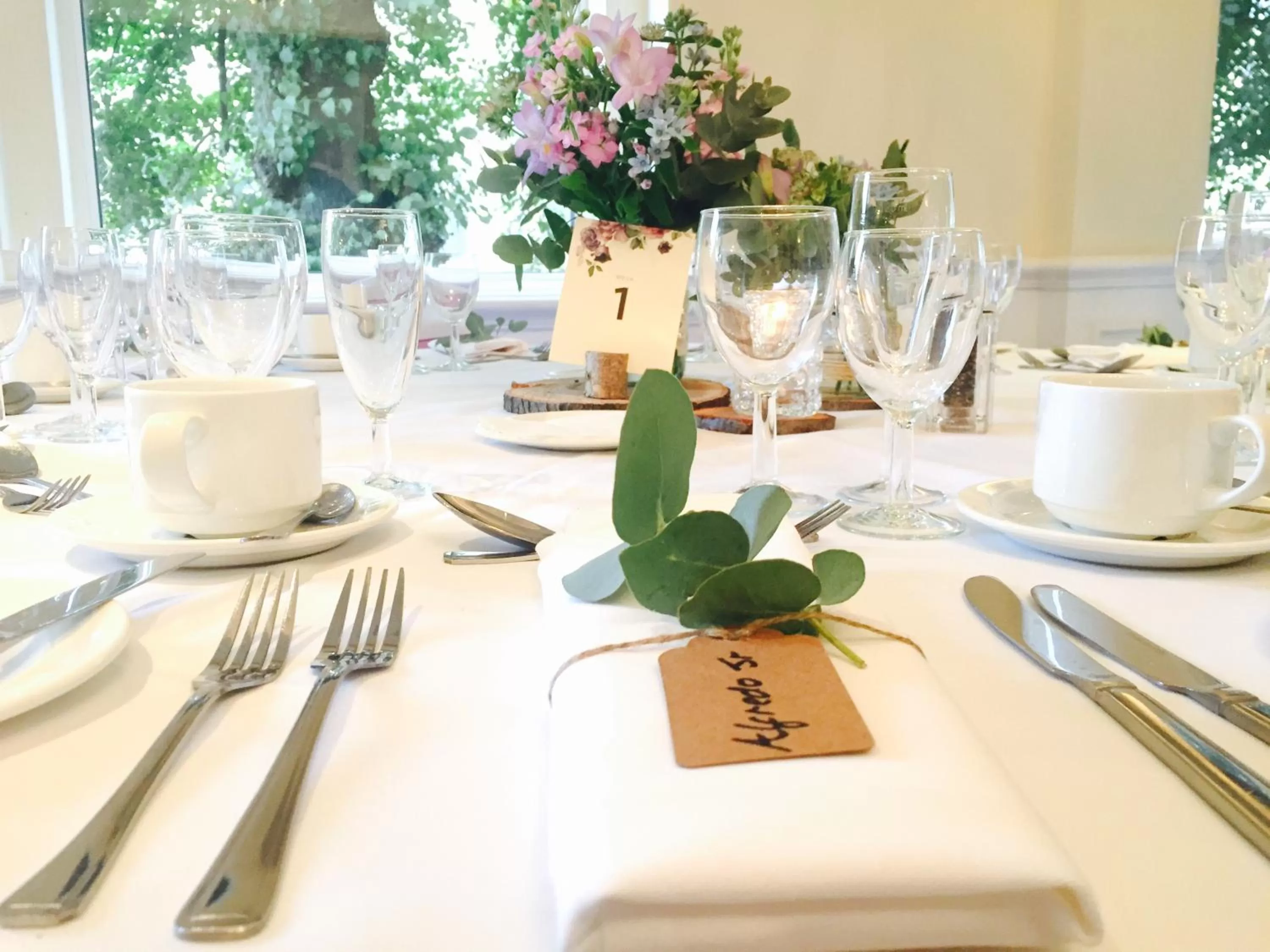 Restaurant/places to eat in Winchester Wessex Hotel by Sunday