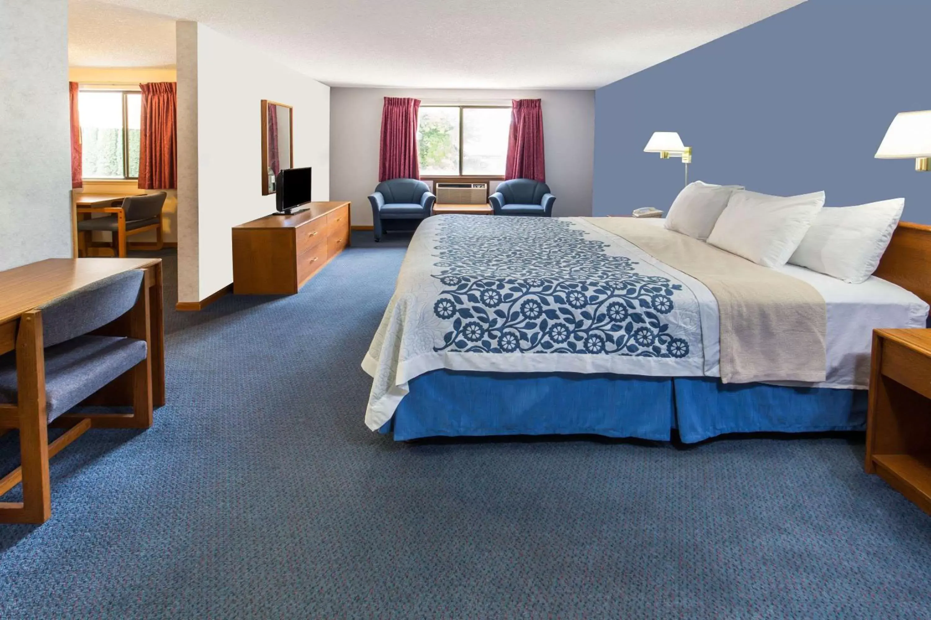 Photo of the whole room, Bed in Days Inn by Wyndham Corvallis