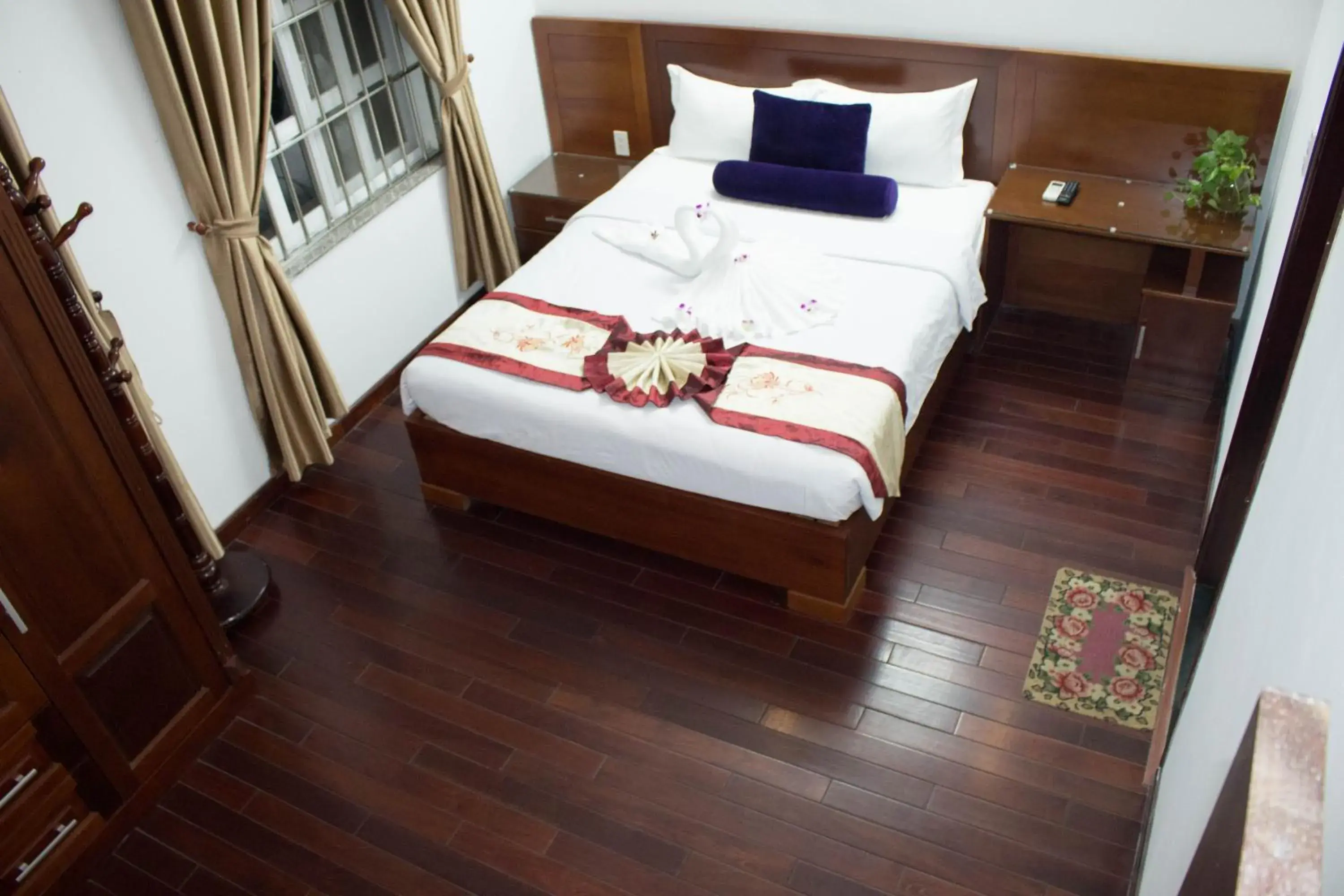 Bedroom, Bed in Hoa Phat Hotel & Apartment