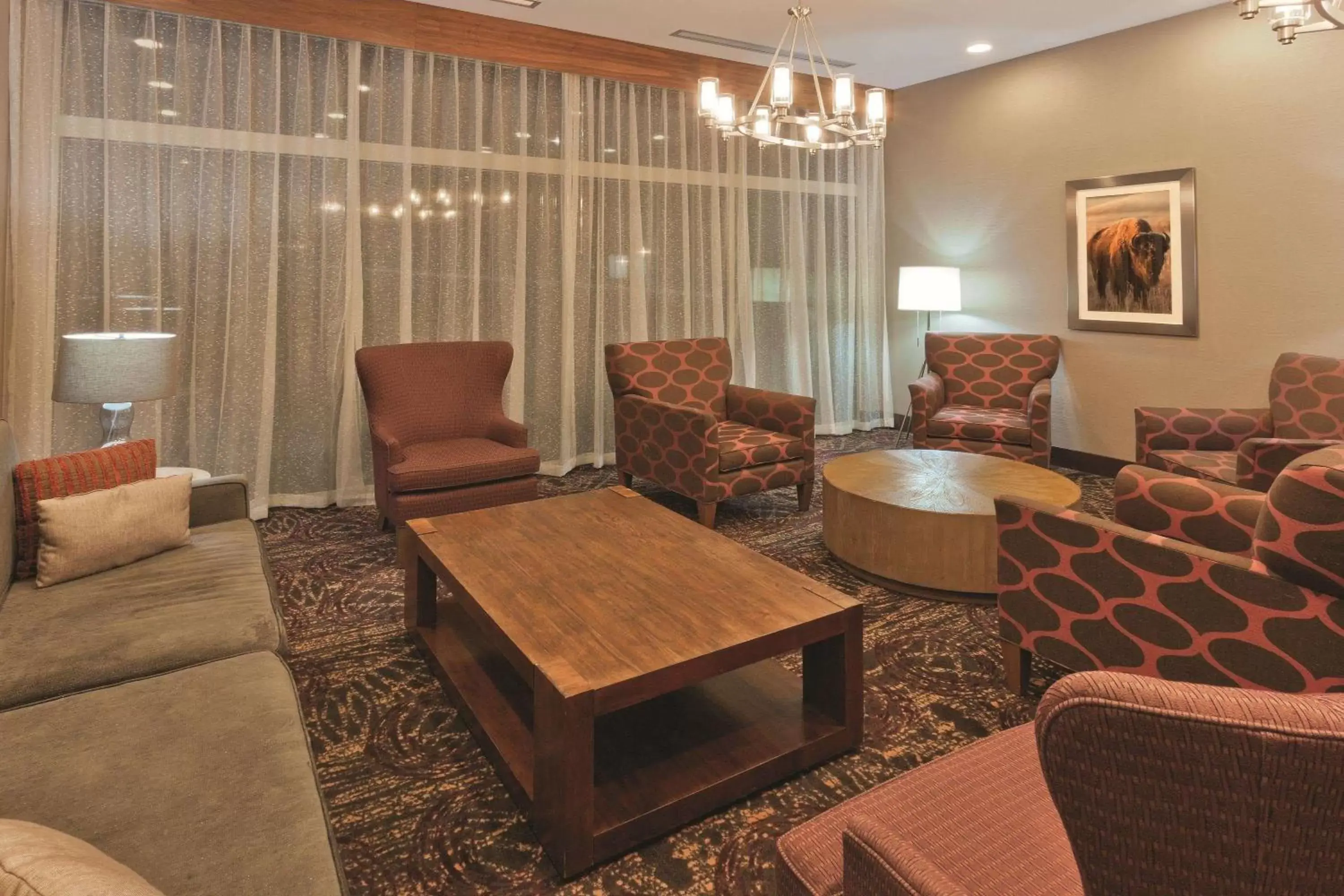 Lobby or reception, Lounge/Bar in La Quinta by Wyndham Butte