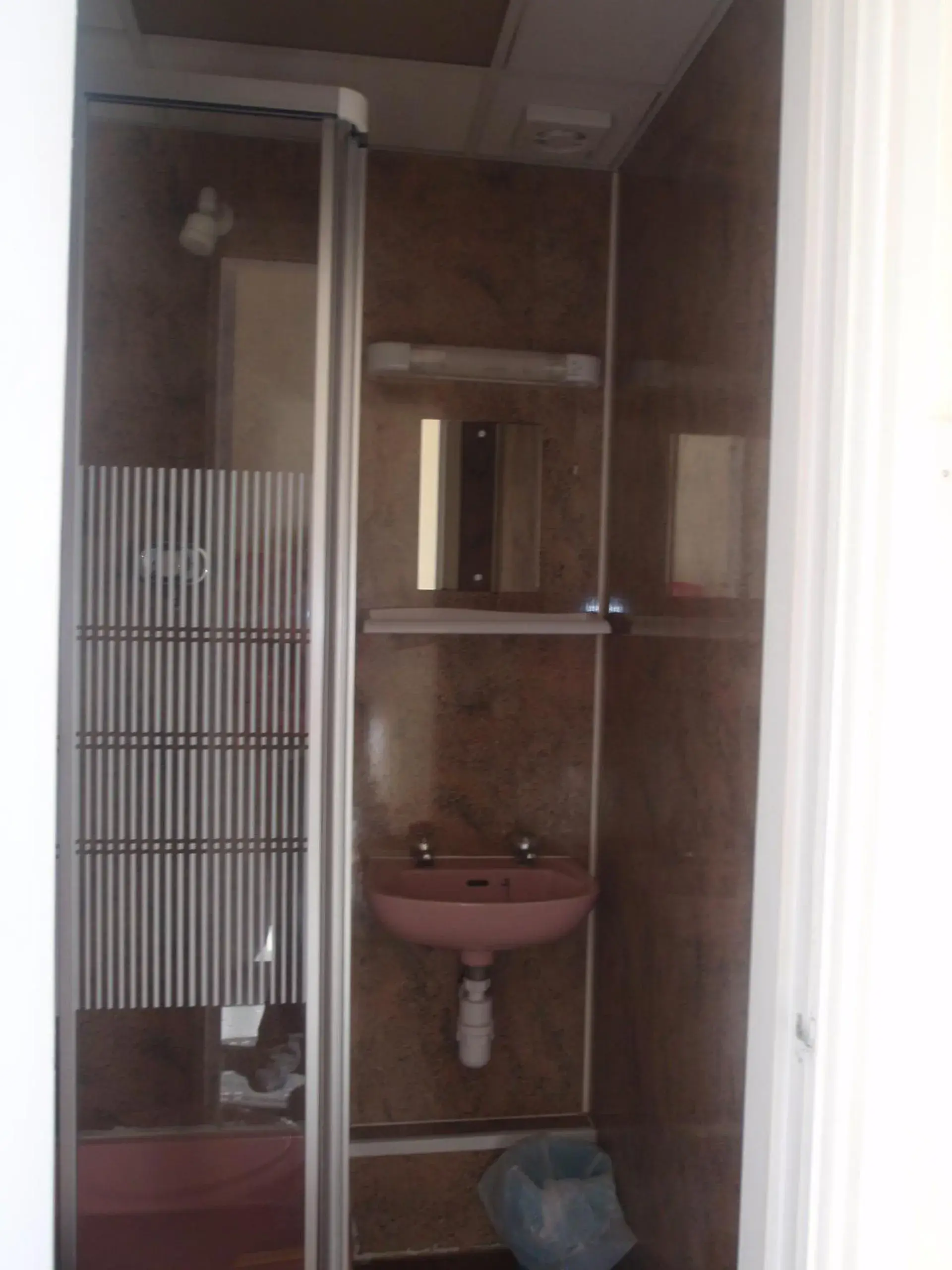 Shower, Bathroom in The Royal Windsor Hotel