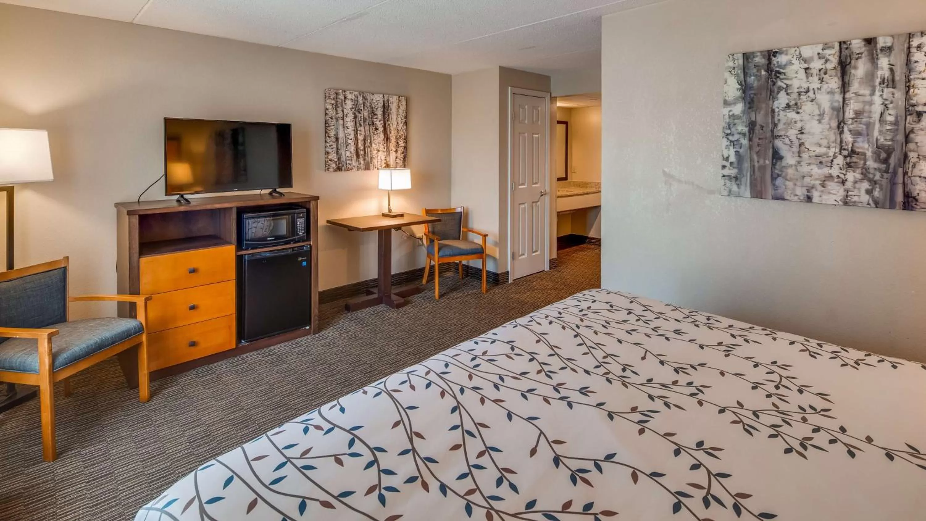 King Room - Disability Access/Non-Smoking in Americinn by Wyndham Birch Run - Frankenmuth