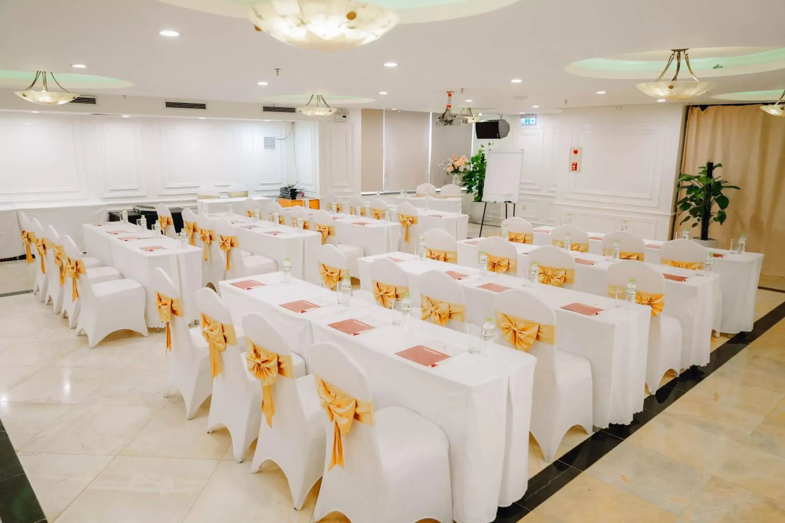 Banquet/Function facilities, Banquet Facilities in A25 Luxury Hotel