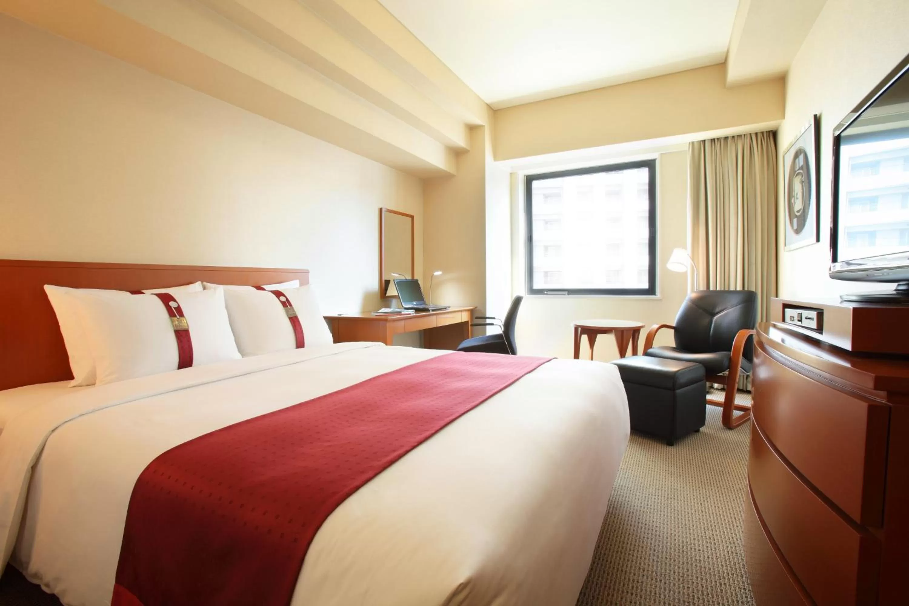 Photo of the whole room, Bed in ANA Holiday Inn Sendai by IHG