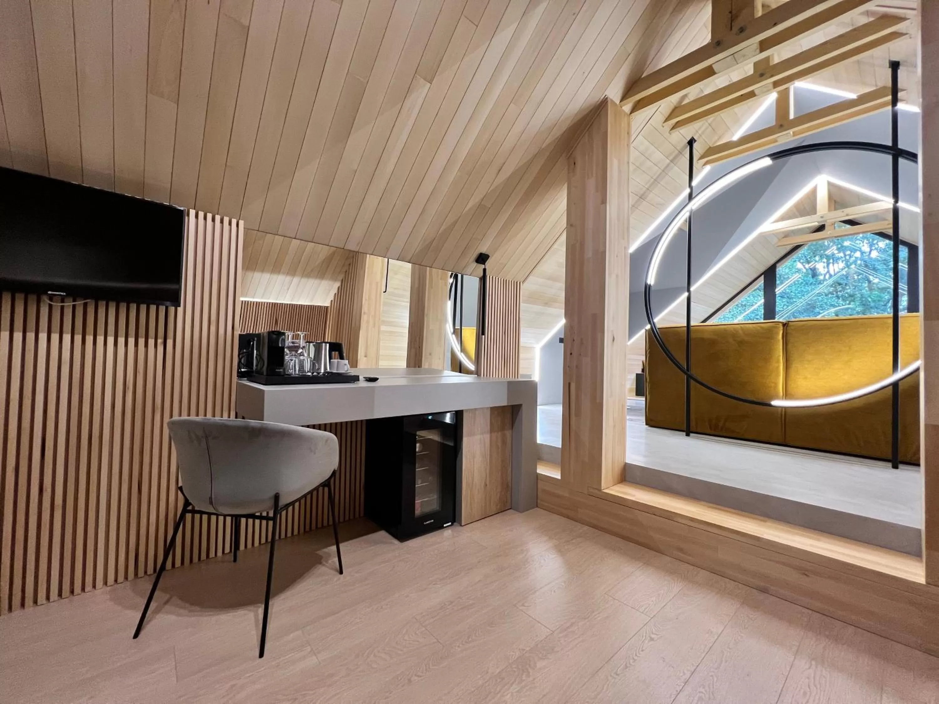 TV/Entertainment Center in Garden Retreat Junior
